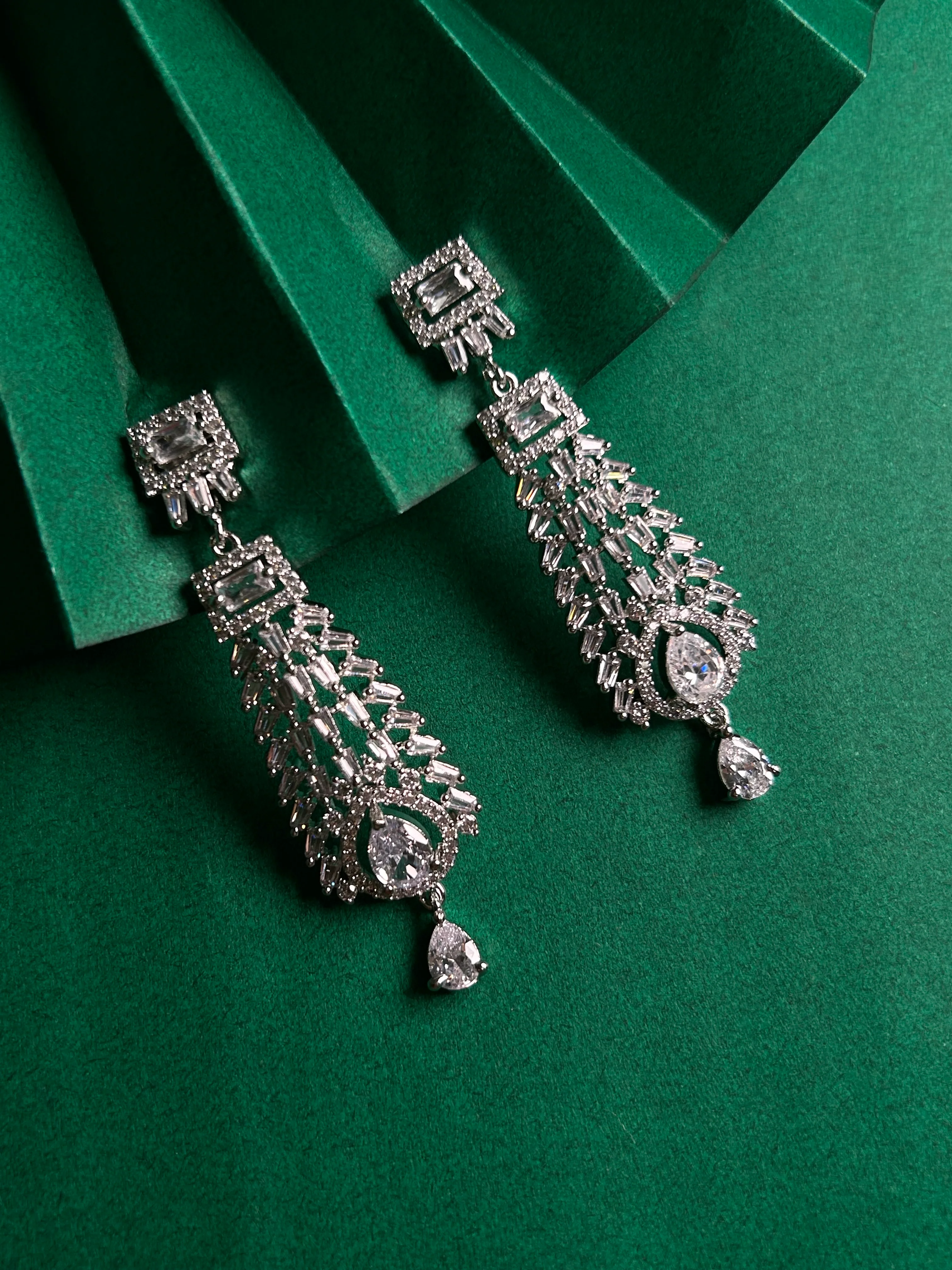 Savana Diamond Earings - Image 6