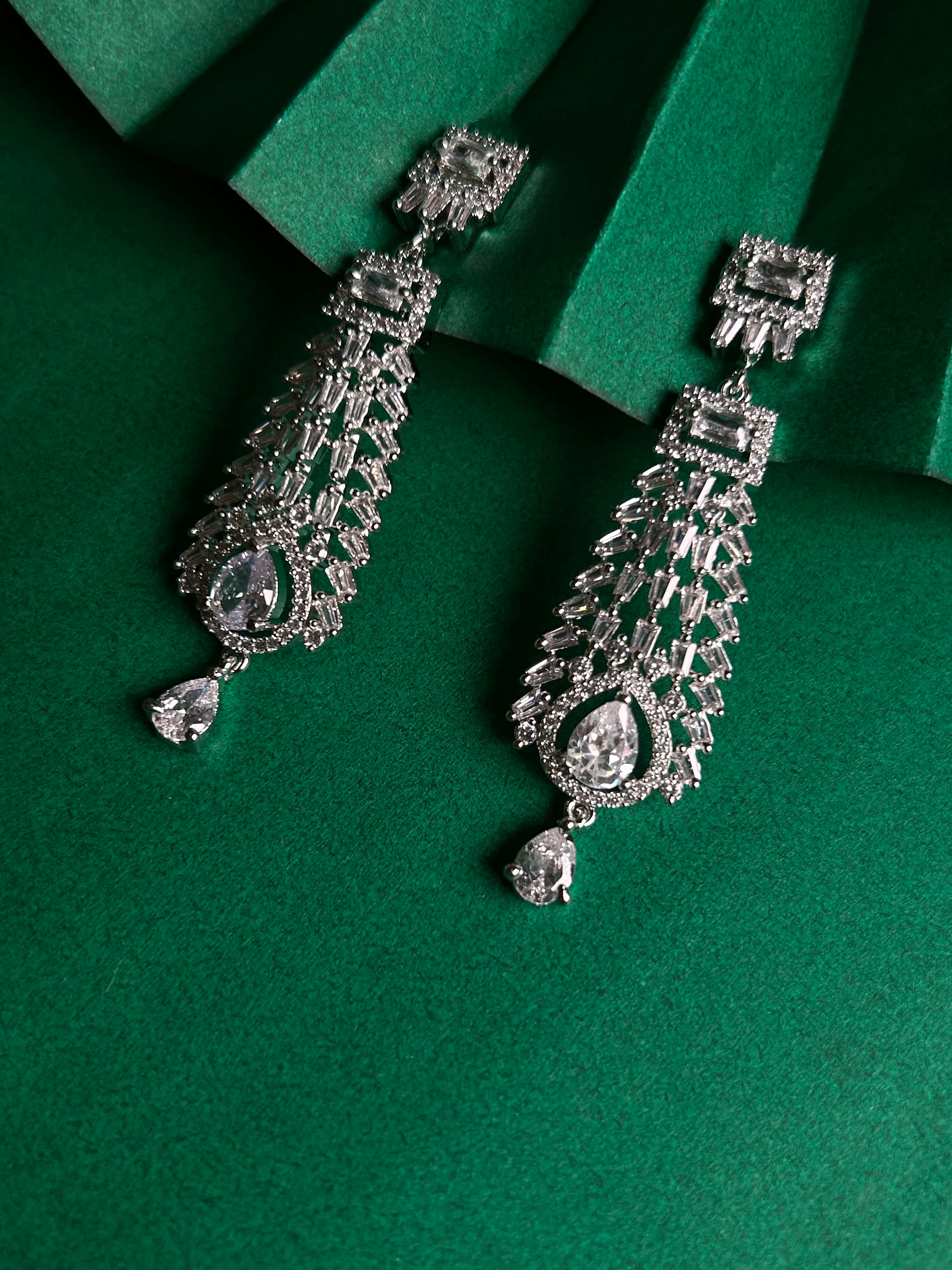 Savana Diamond Earings - Image 8