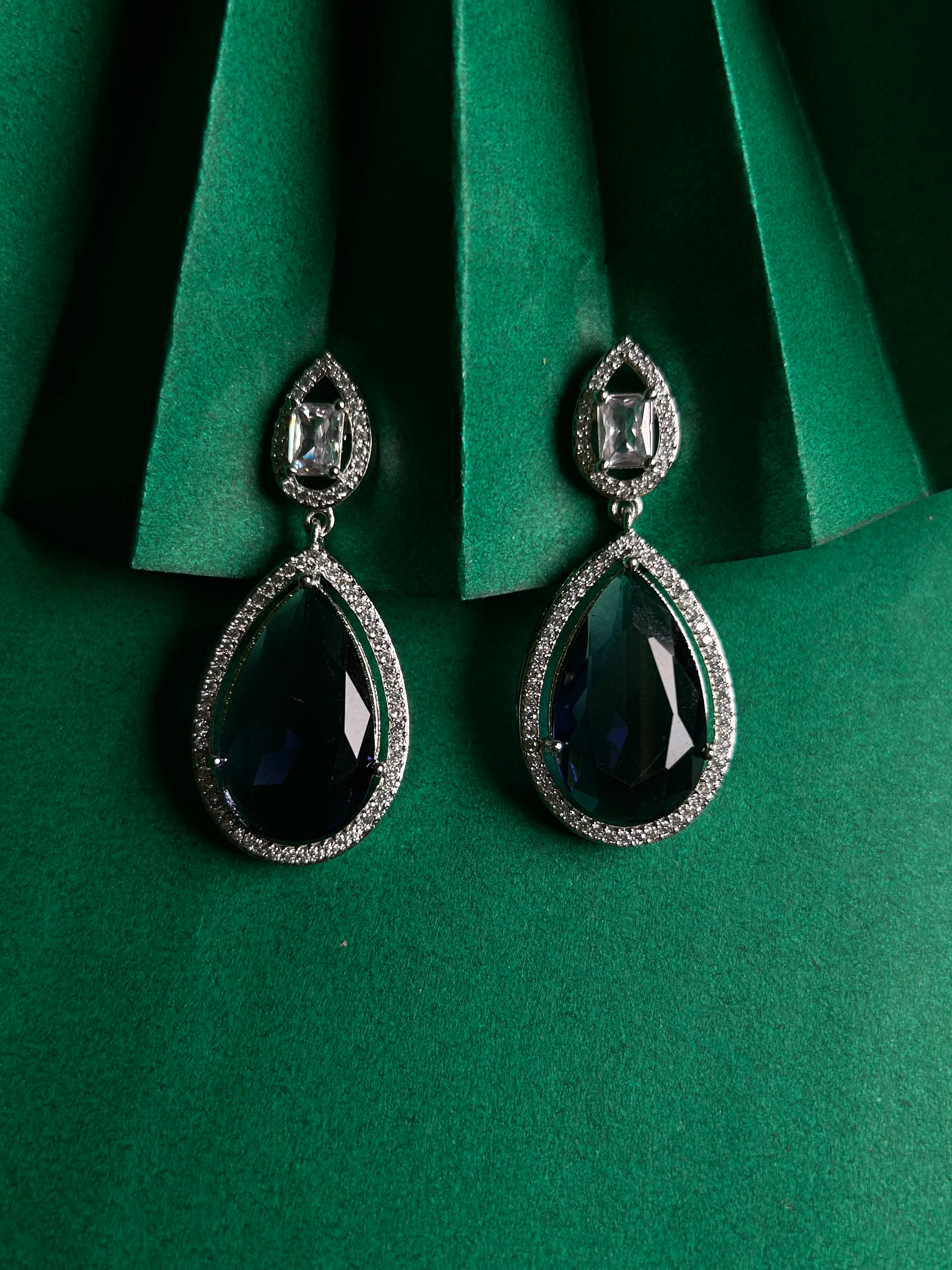 Savana Diamond Earings - Image 5