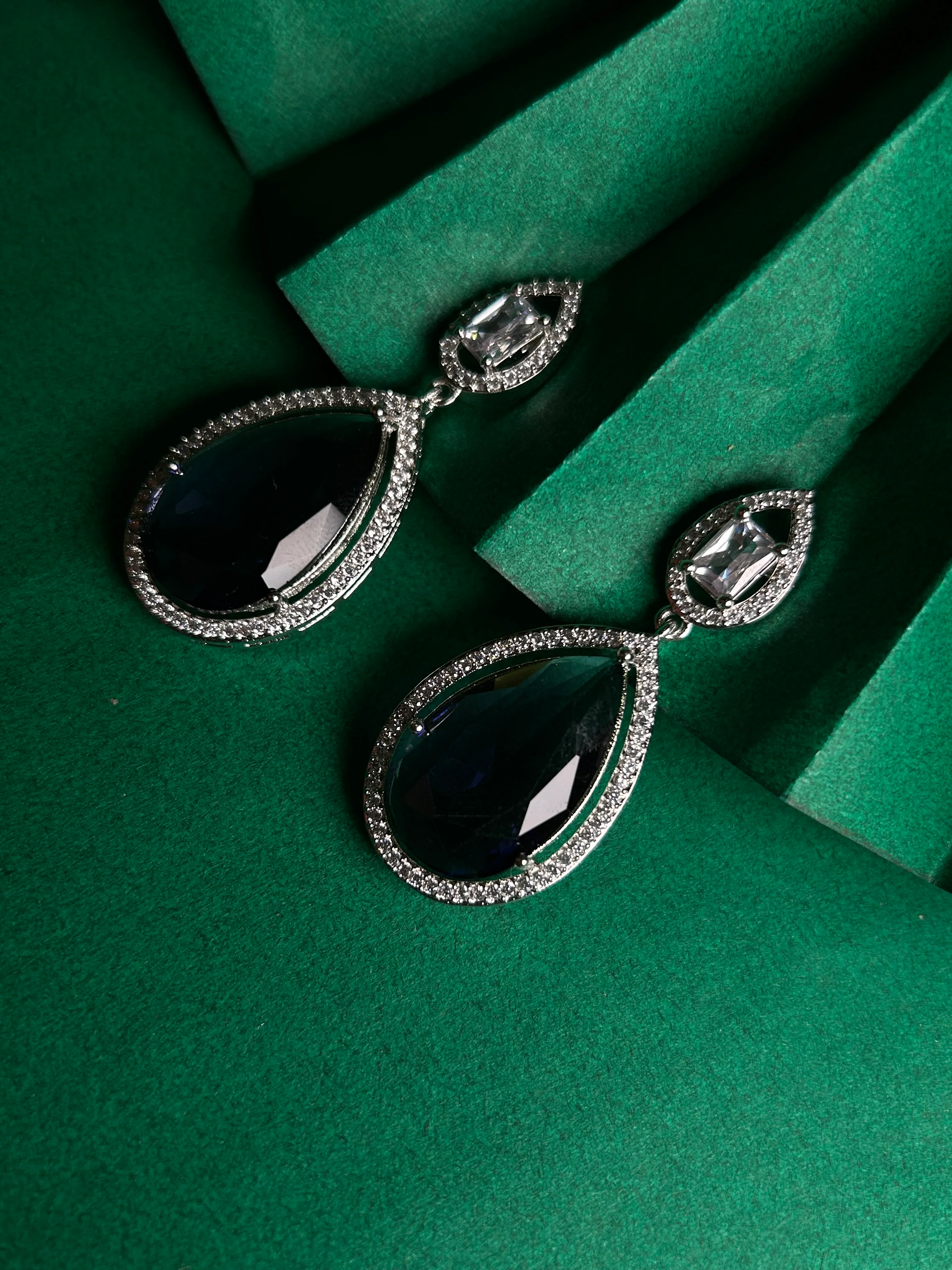 Savana Diamond Earings - Image 6