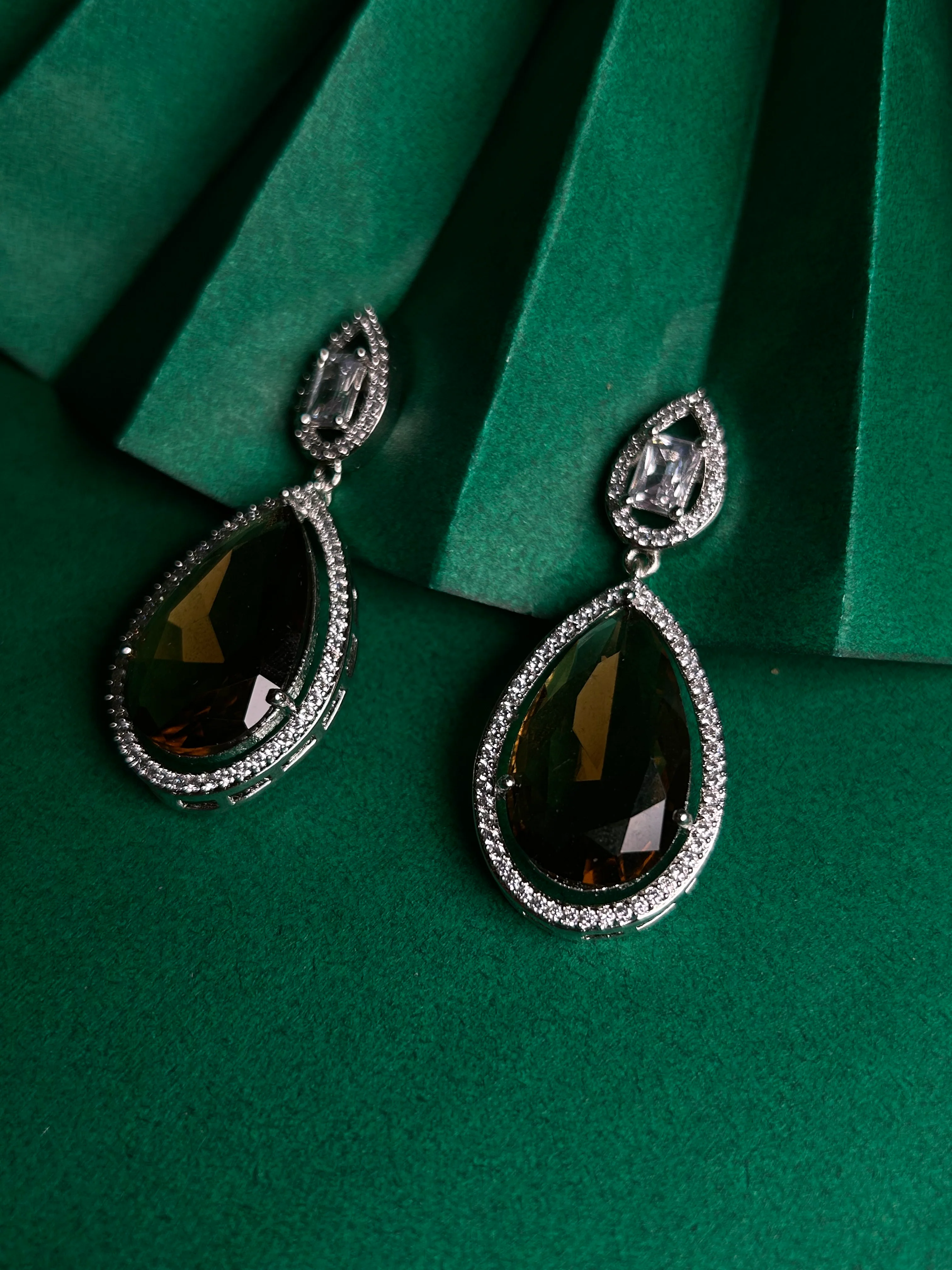 Savana Diamond Earings - Image 6