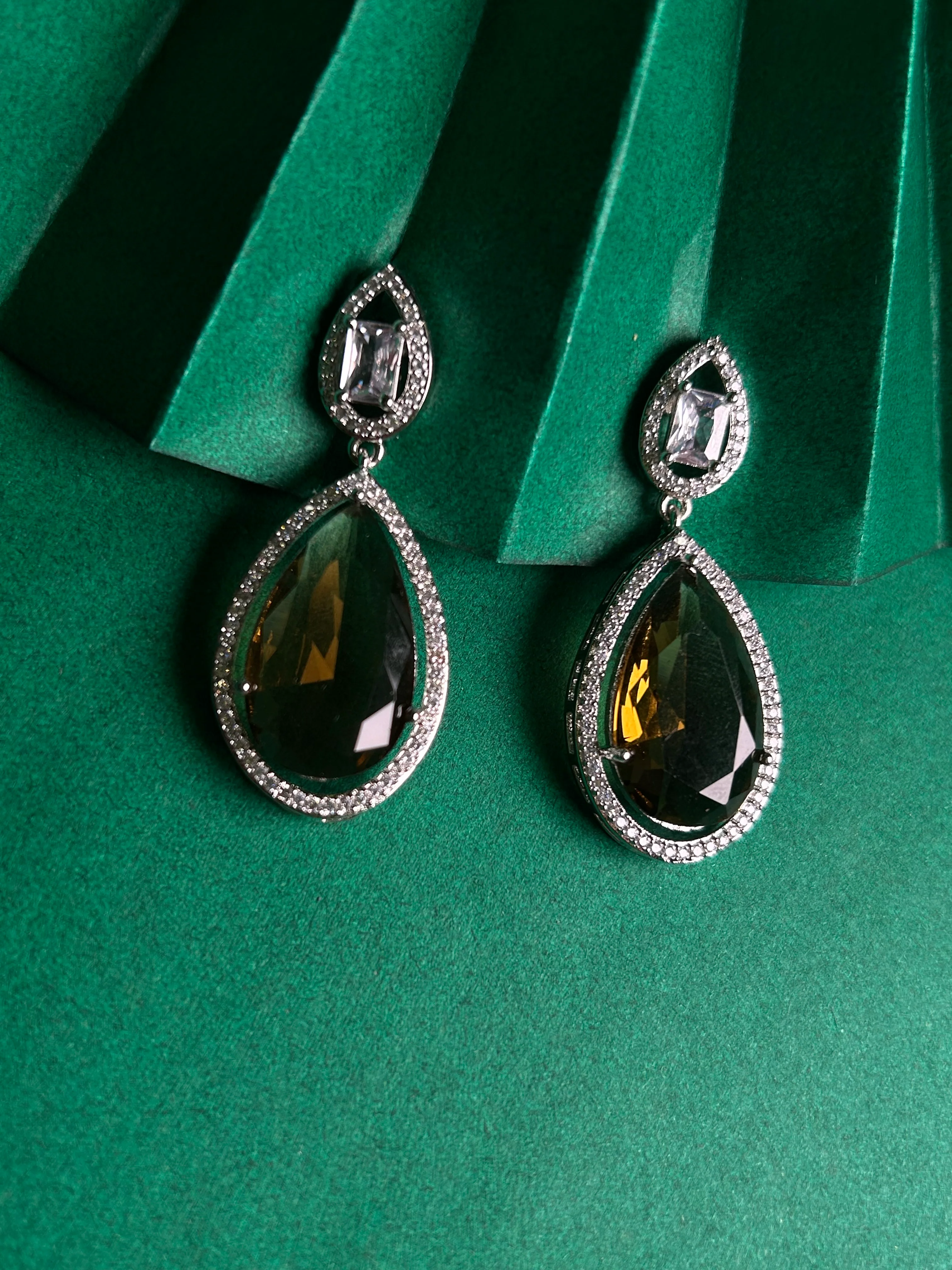 Savana Diamond Earings - Image 7