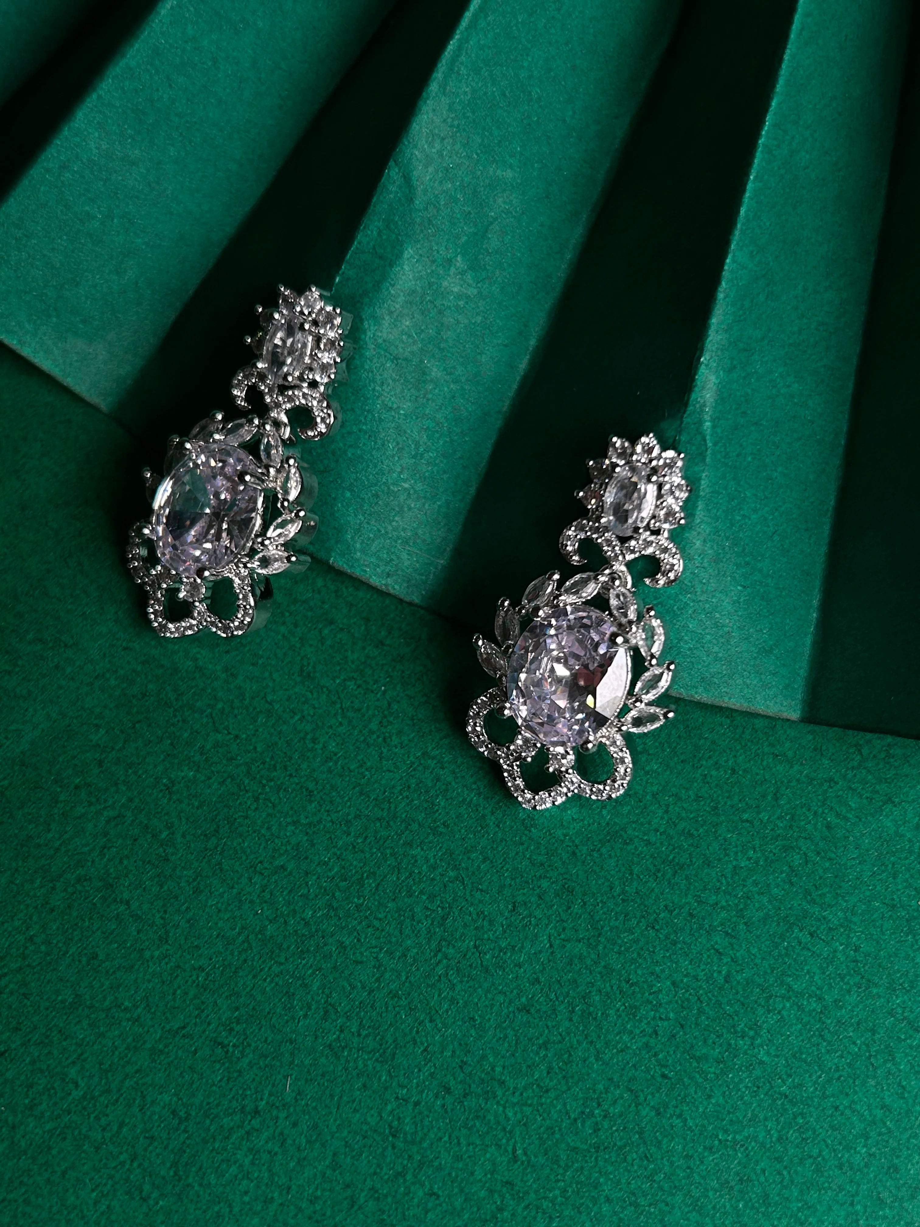 Savana Diamond Earings - Image 5