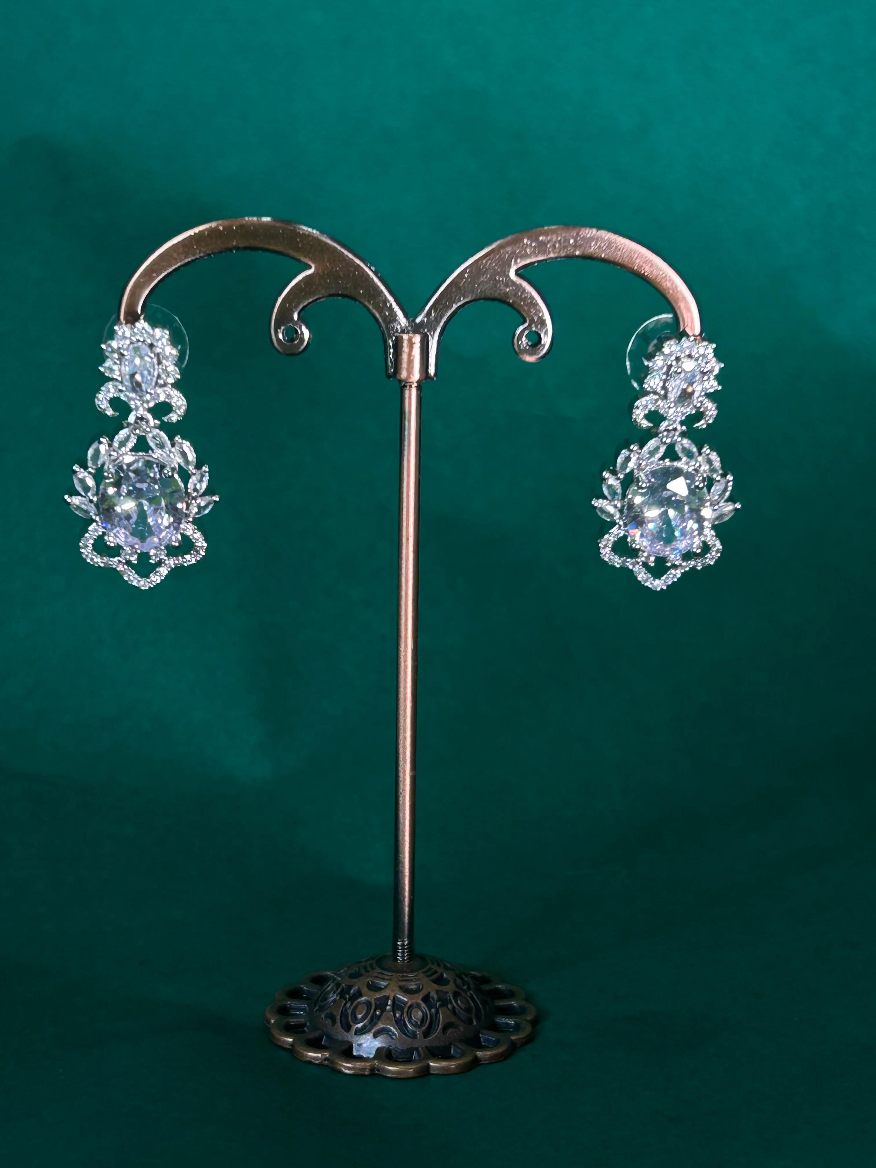 Antara Diamond Earrings - Image 10