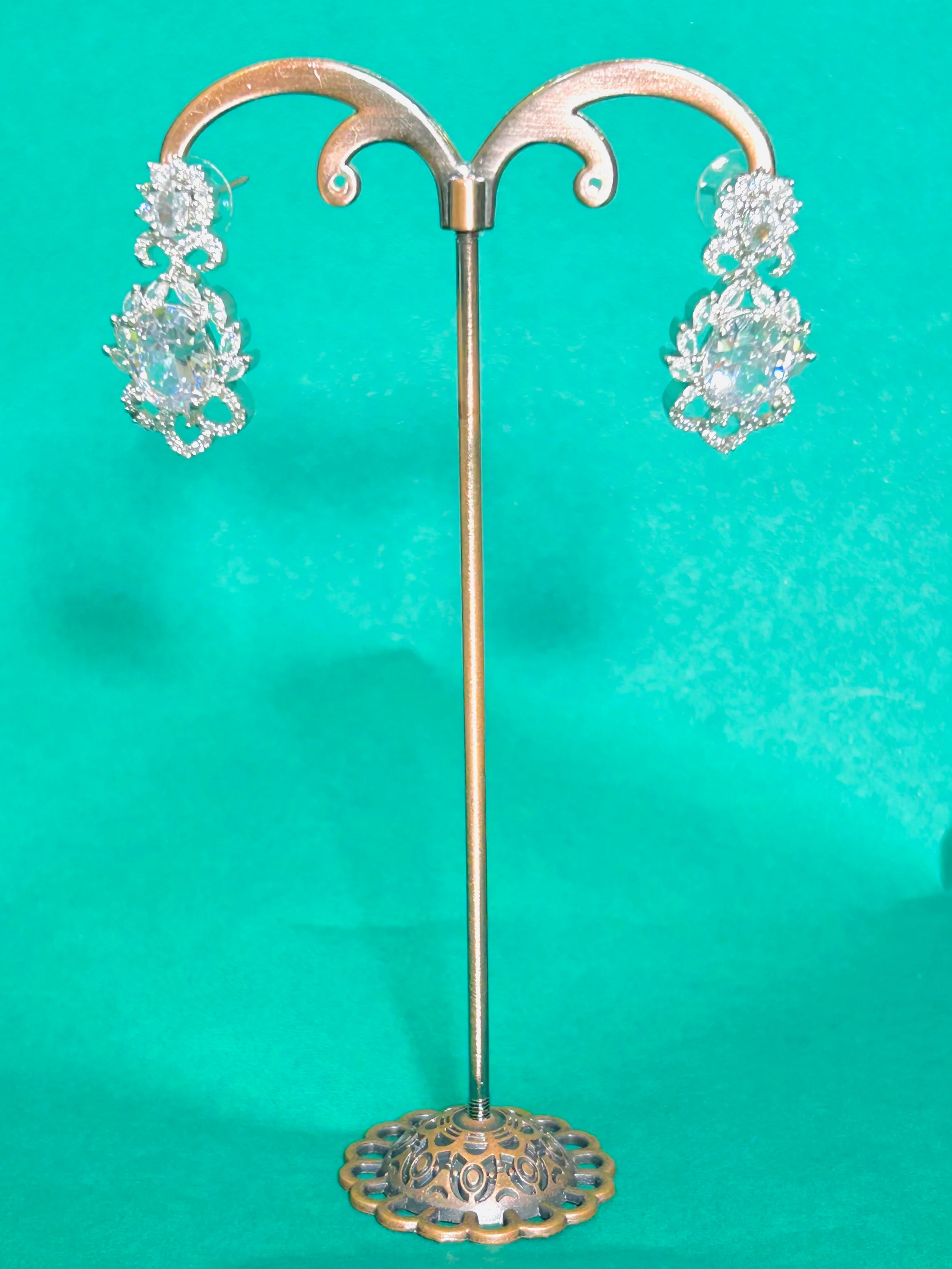Antara Diamond Earrings - Image 5