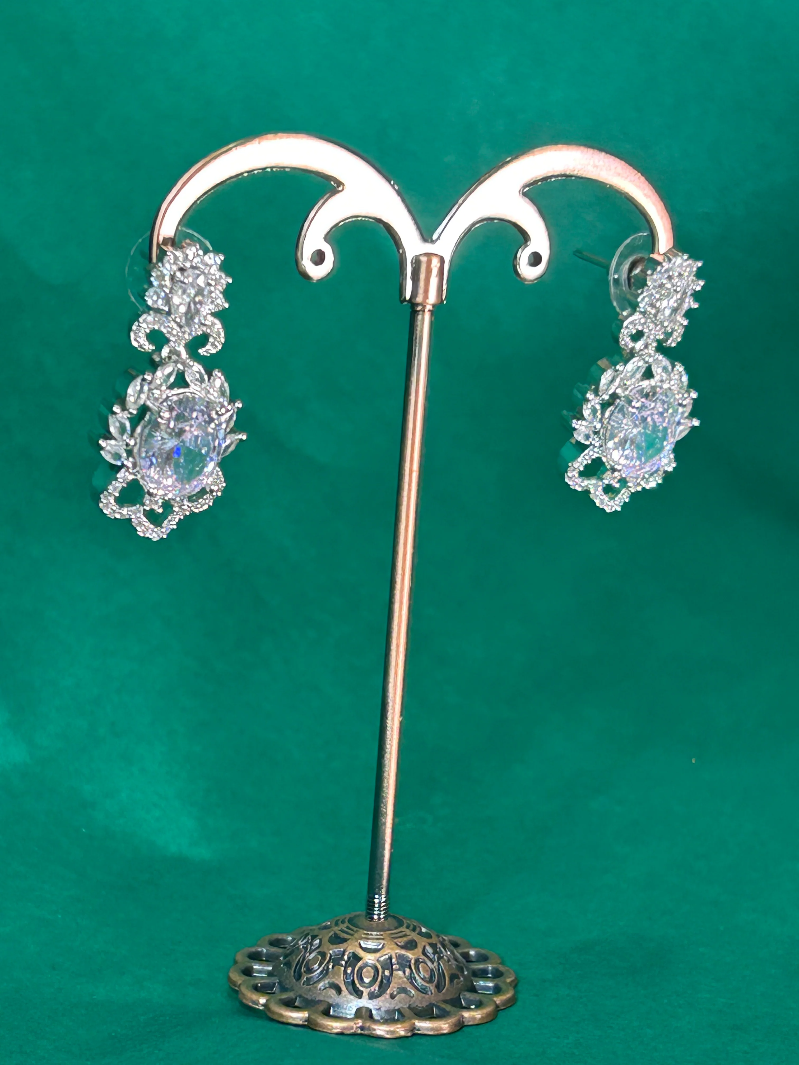 Antara Diamond Earrings - Image 9