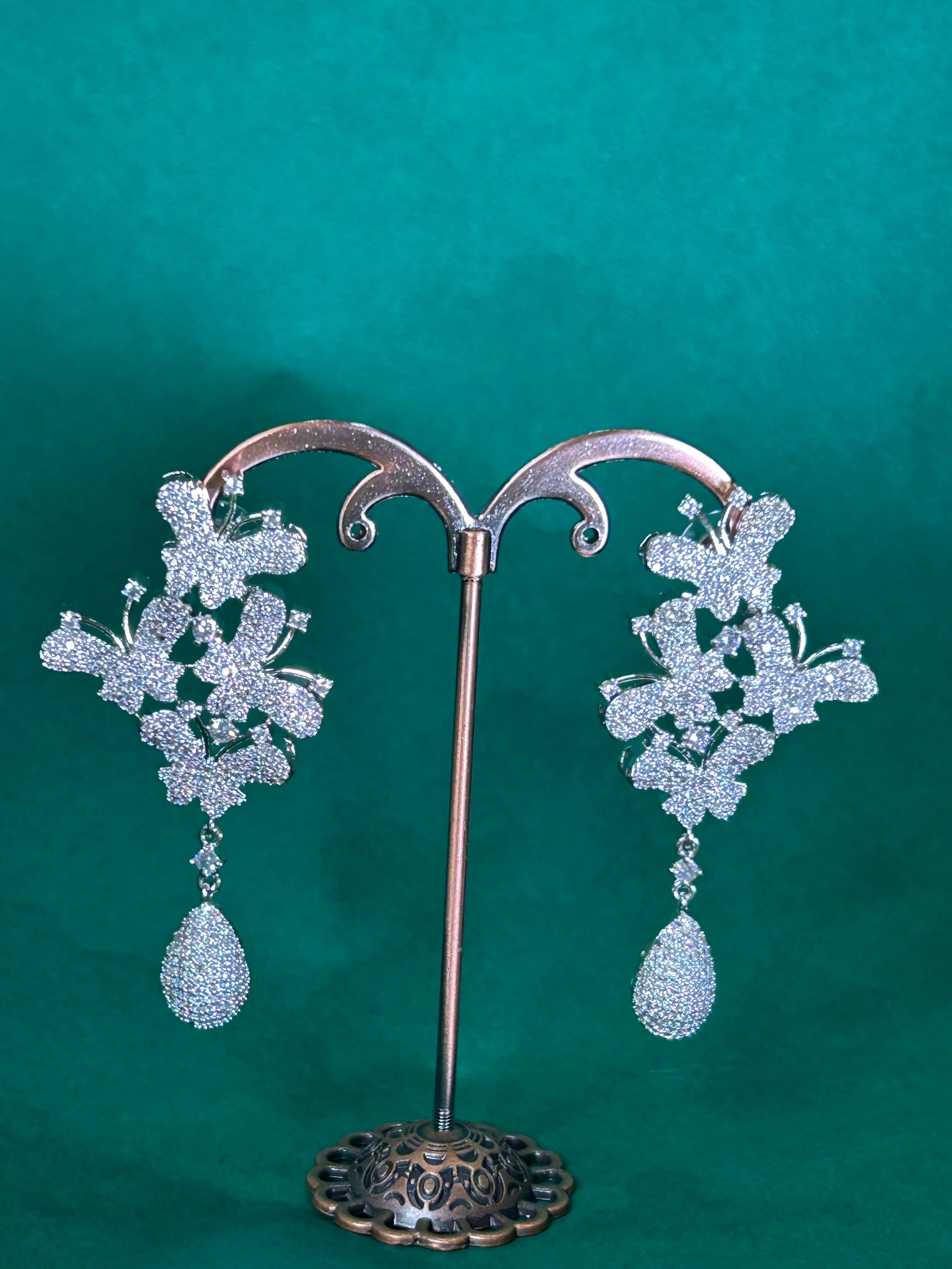 Antara Diamond Earrings - Image 15