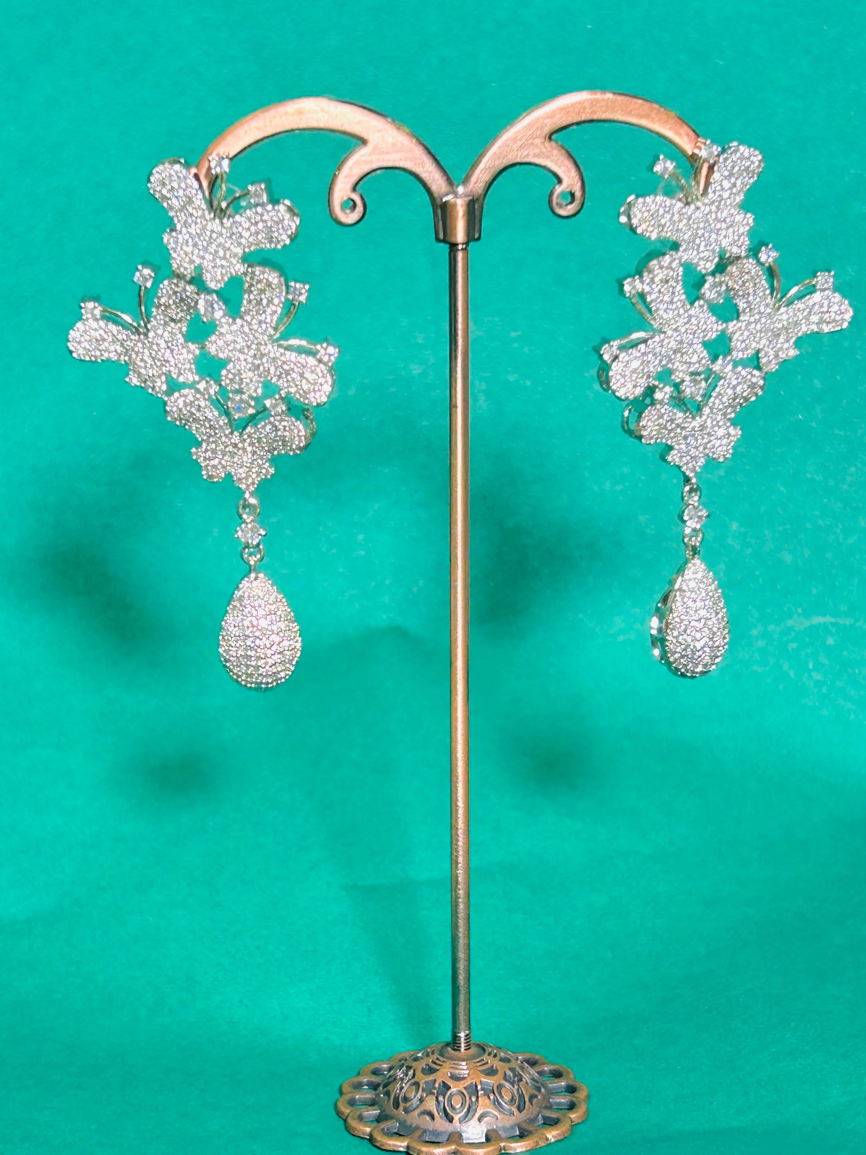 Antara Diamond Earrings - Image 6