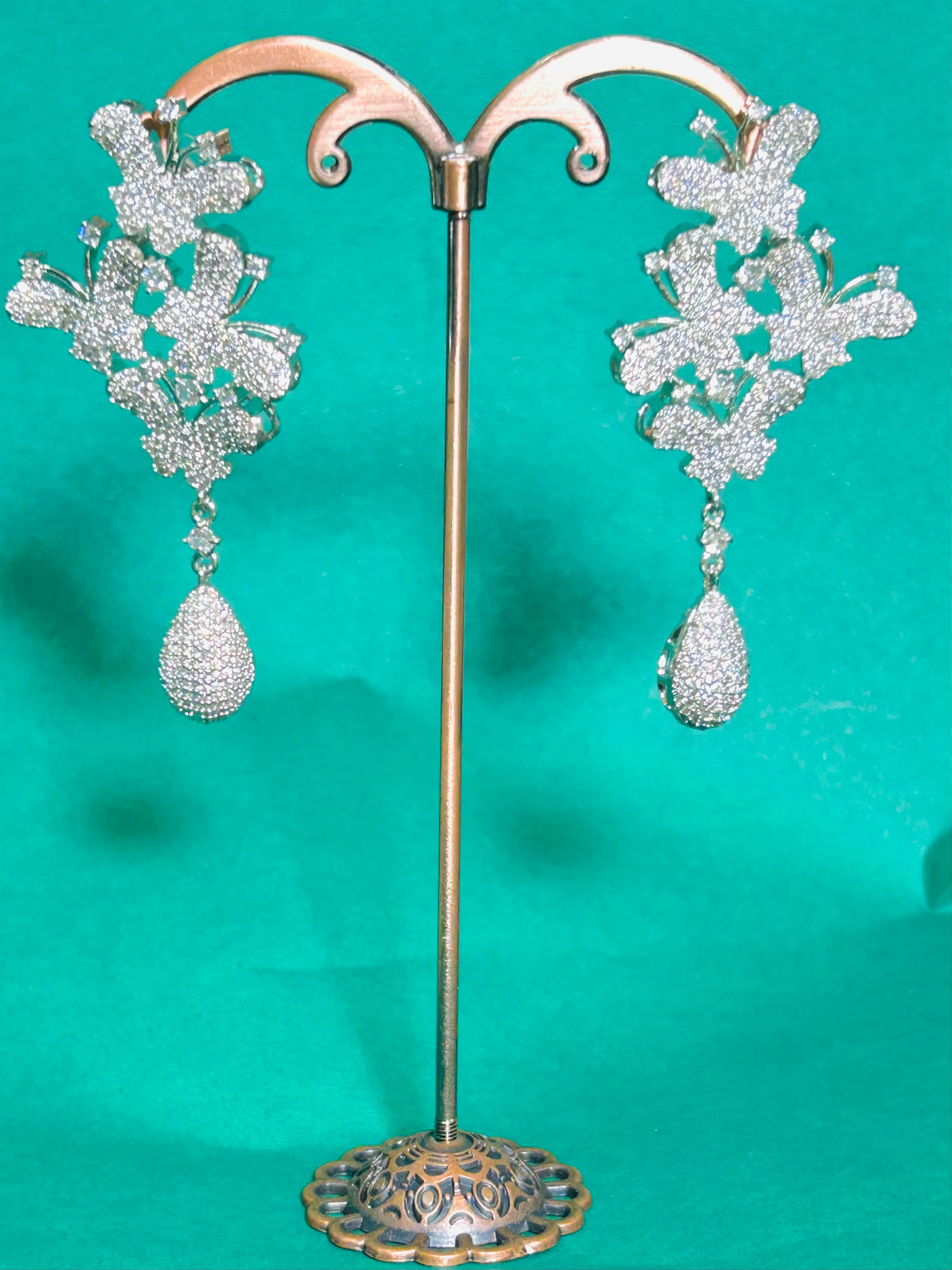Antara Diamond Earrings - Image 7