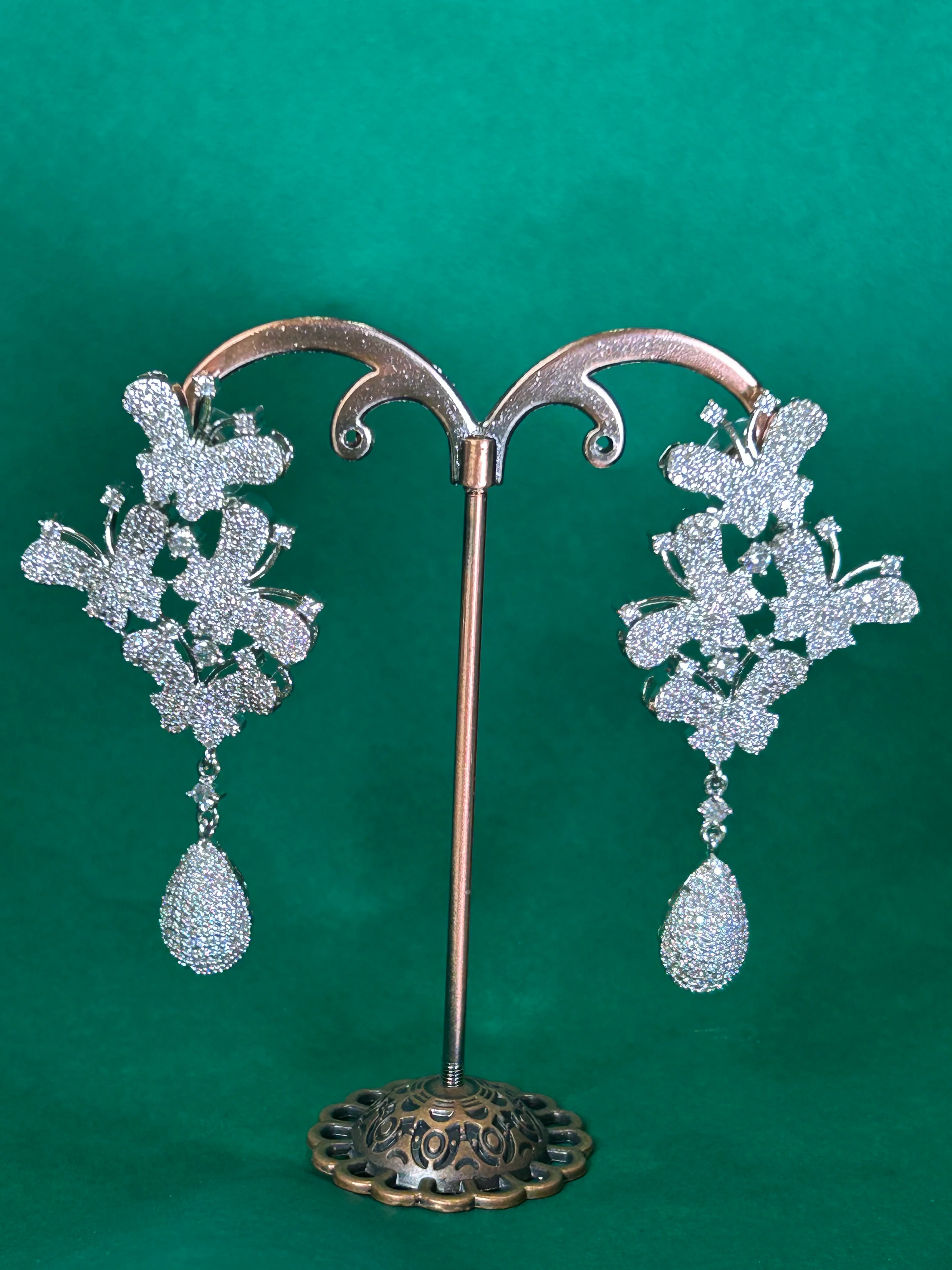 Antara Diamond Earrings - Image 9