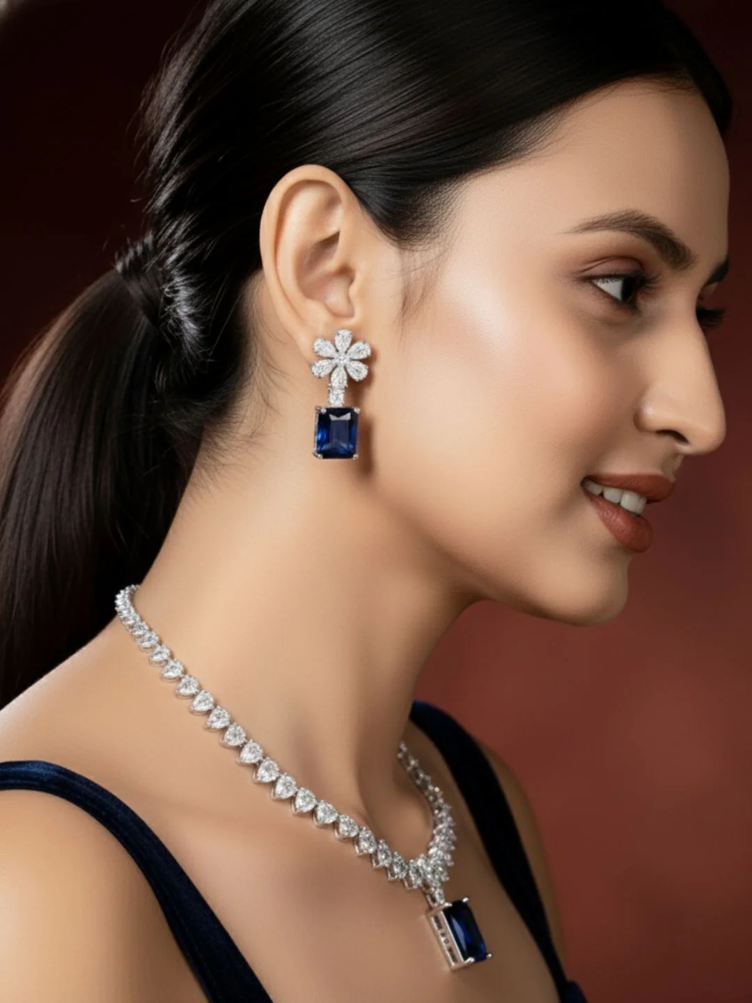 Antaara Diamond Necklace with Earings - Image 9