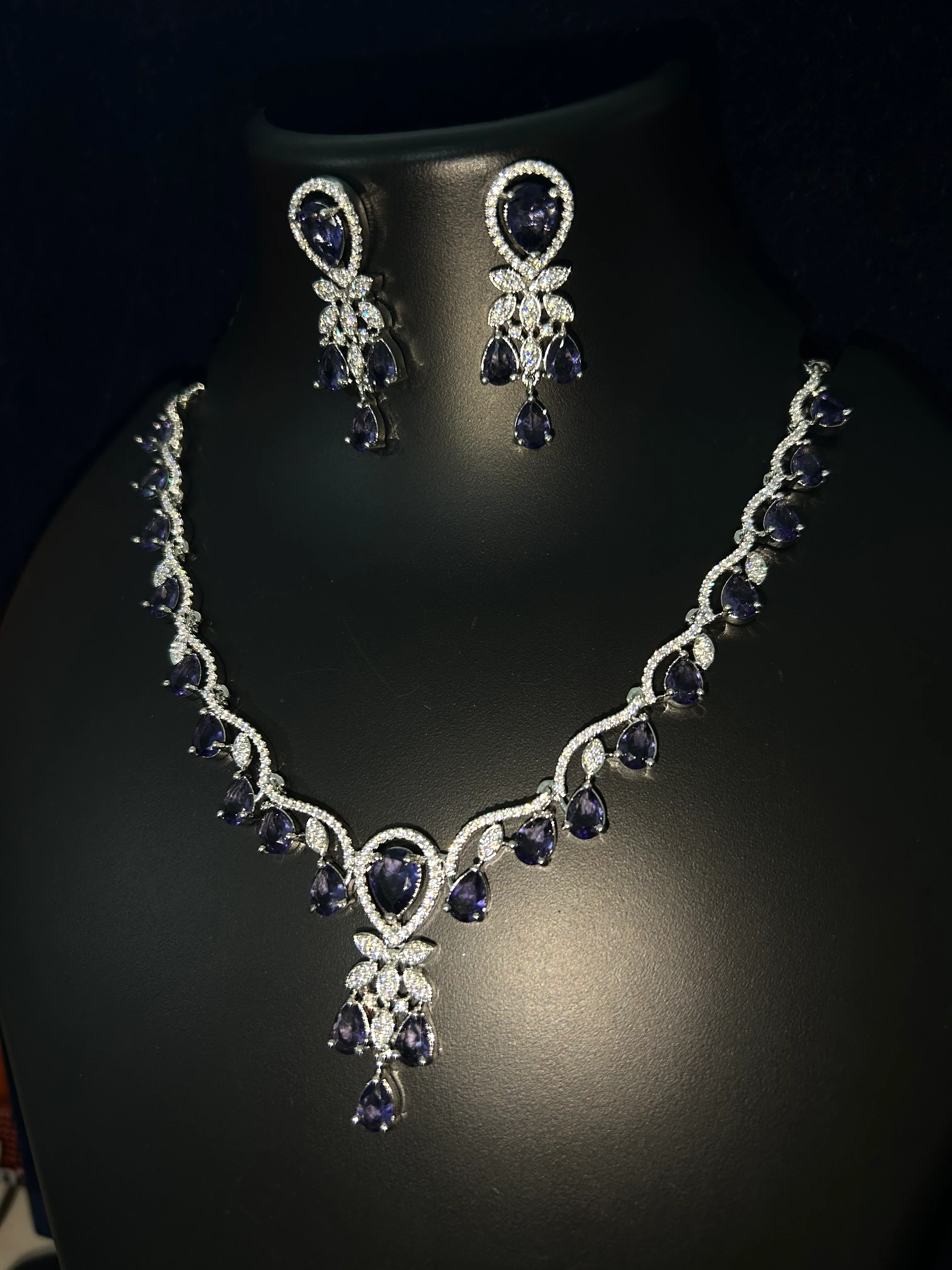Antaara Diamond Necklace with Earings - Image 12