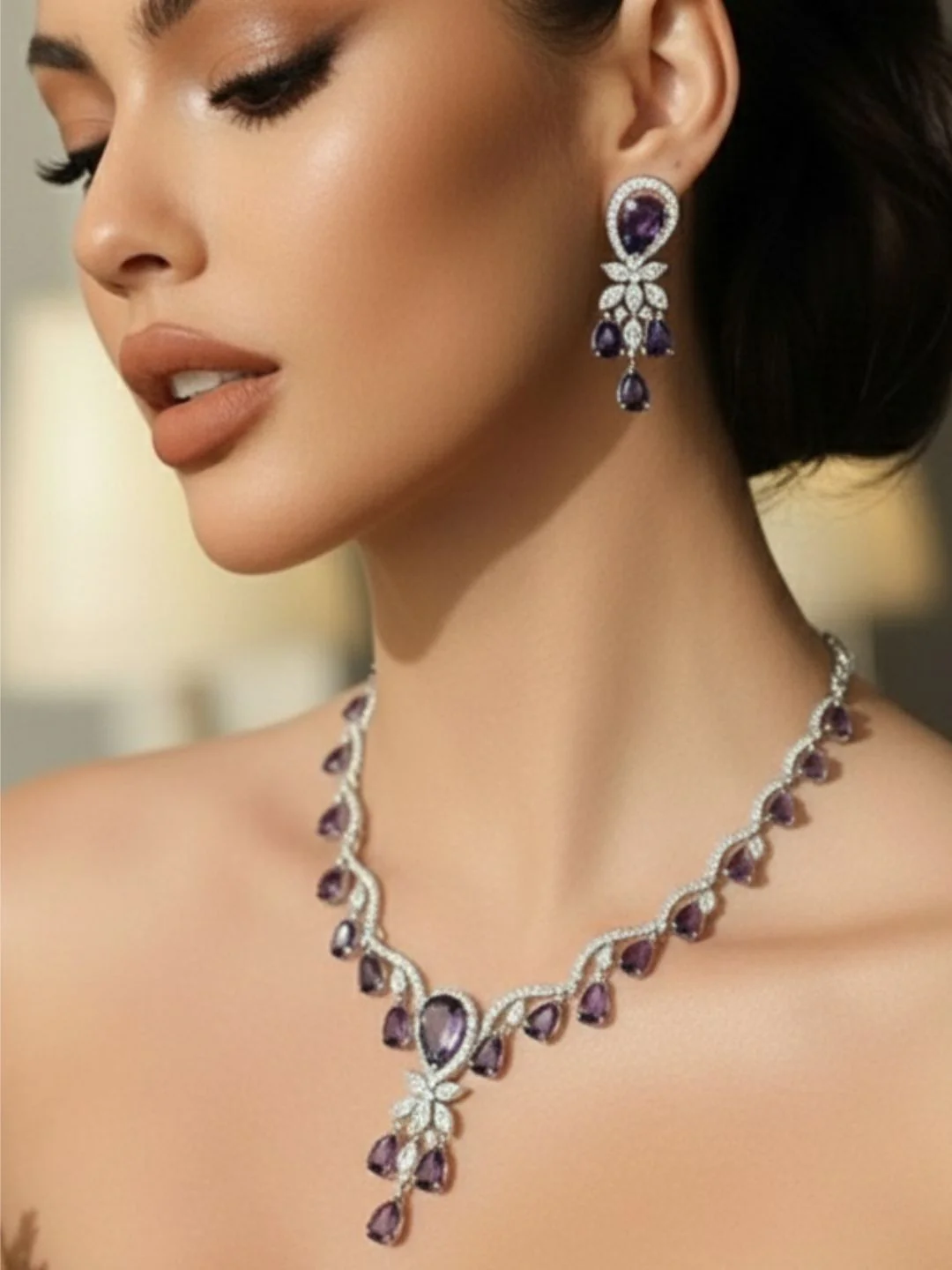 Antaara Diamond Necklace with Earings - Image 2
