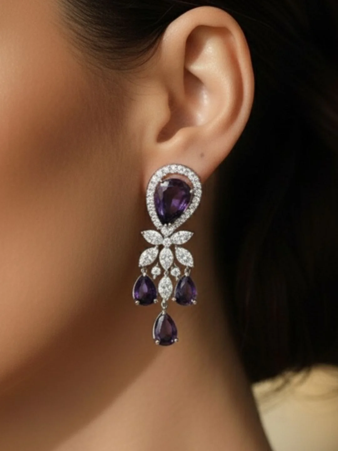 Antaara Diamond Necklace with Earings - Image 4
