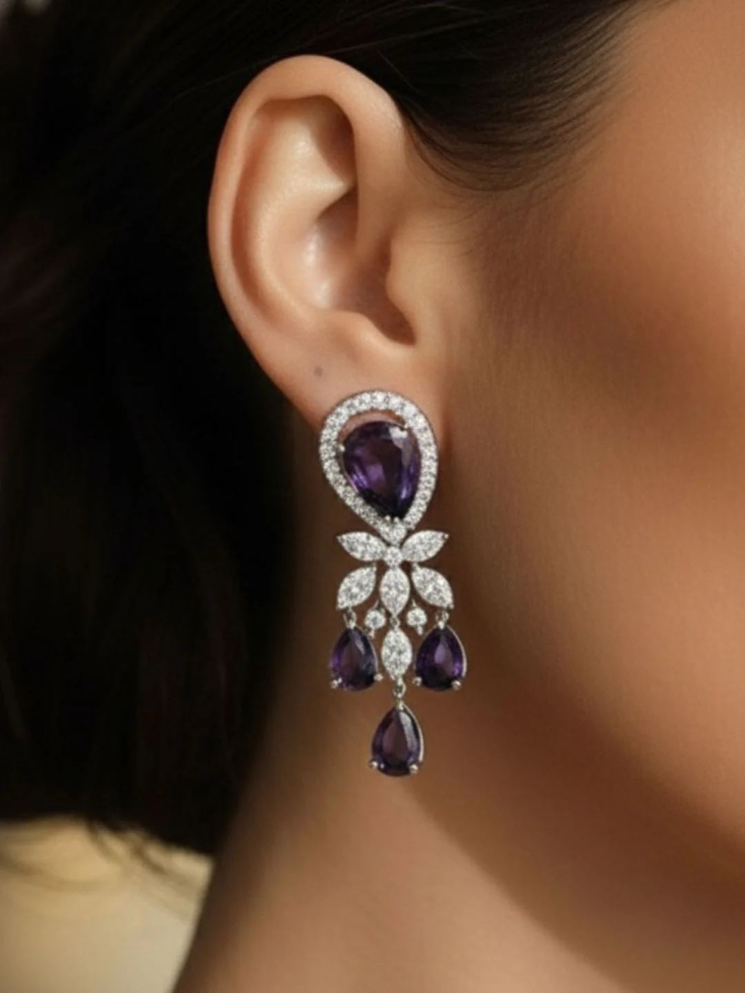 Antaara Diamond Necklace with Earings - Image 5