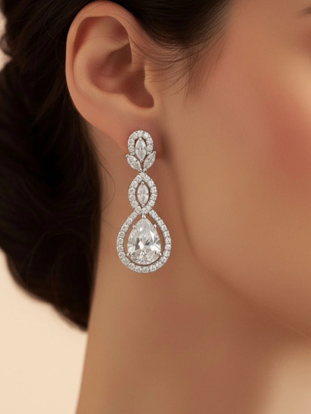 Antaara Diamond Necklace with Earings - Image 4