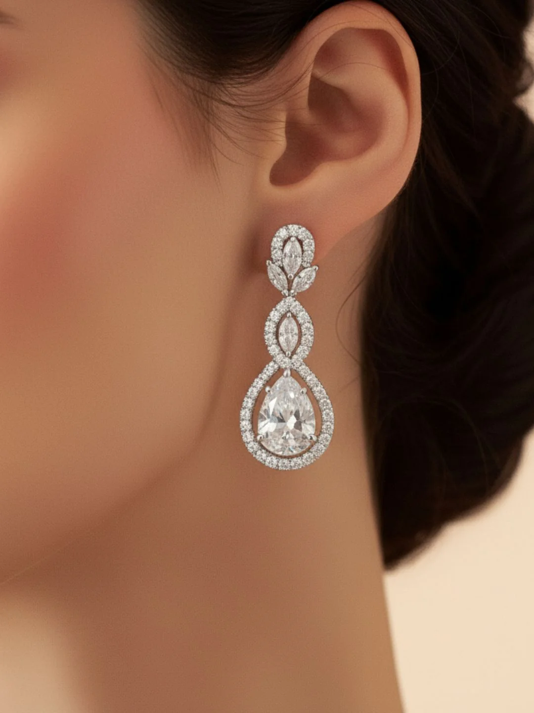 Antaara Diamond Necklace with Earings - Image 5