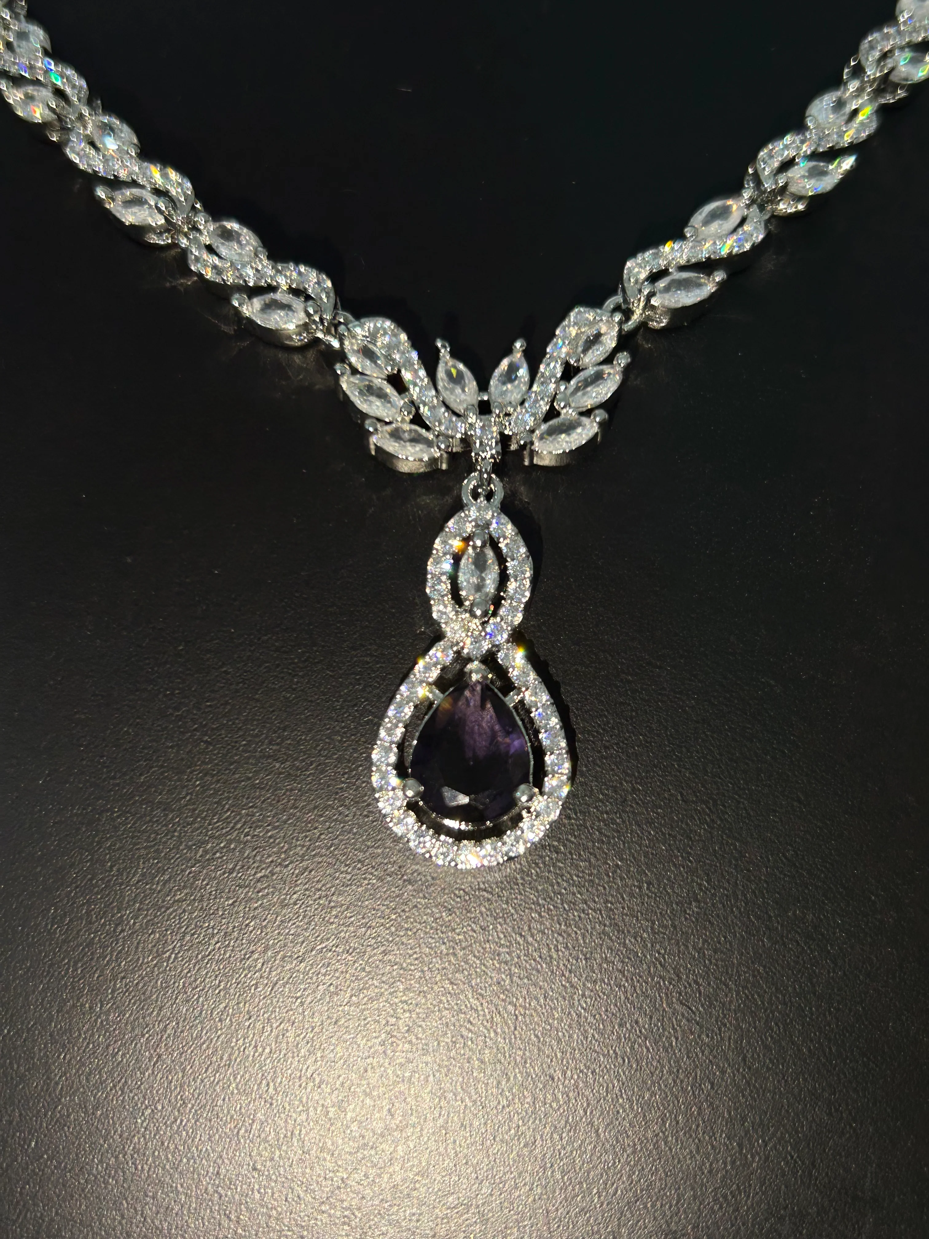 Antaara Diamond Necklace with Earings - Image 10