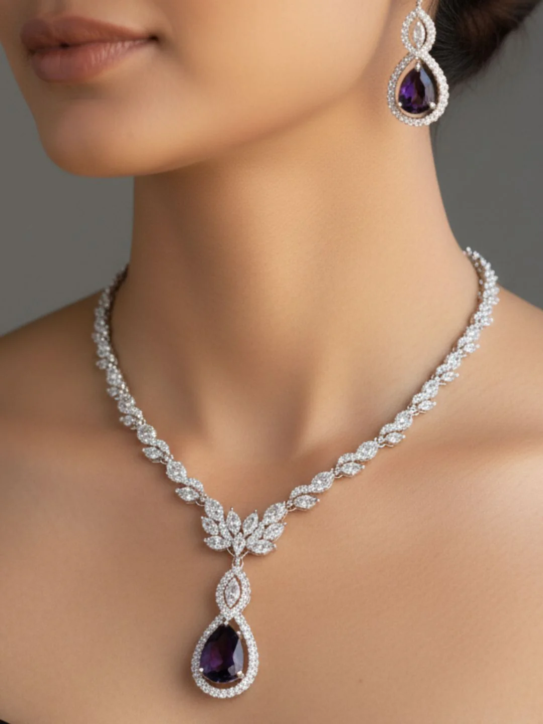 Antaara Diamond Necklace with Earings - Image 3