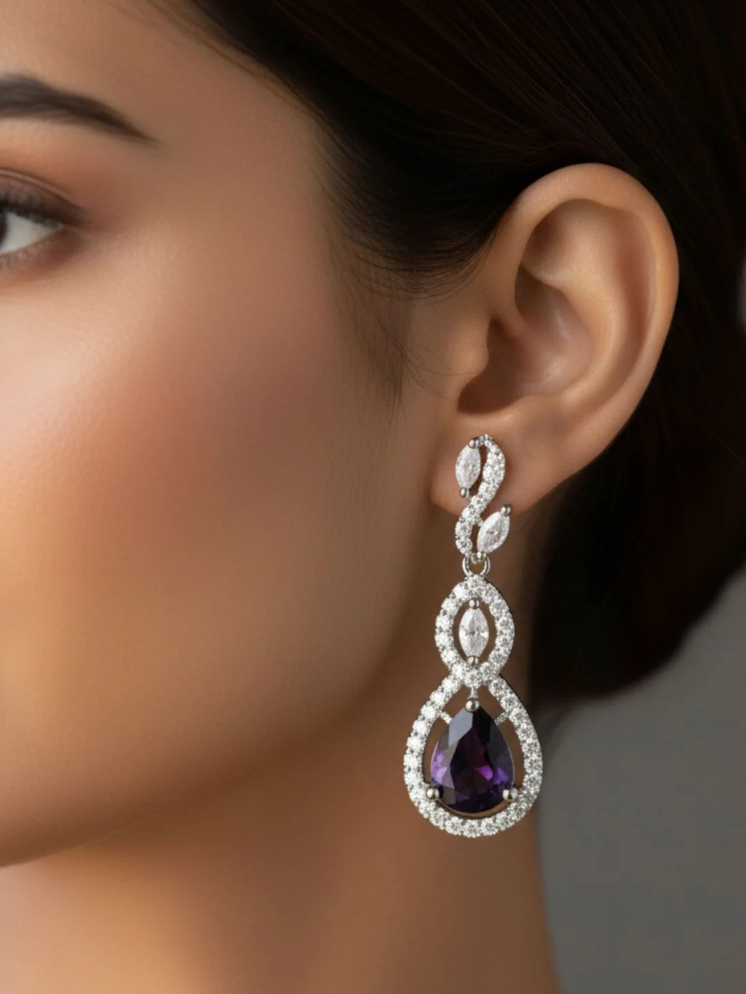Antaara Diamond Necklace with Earings - Image 5