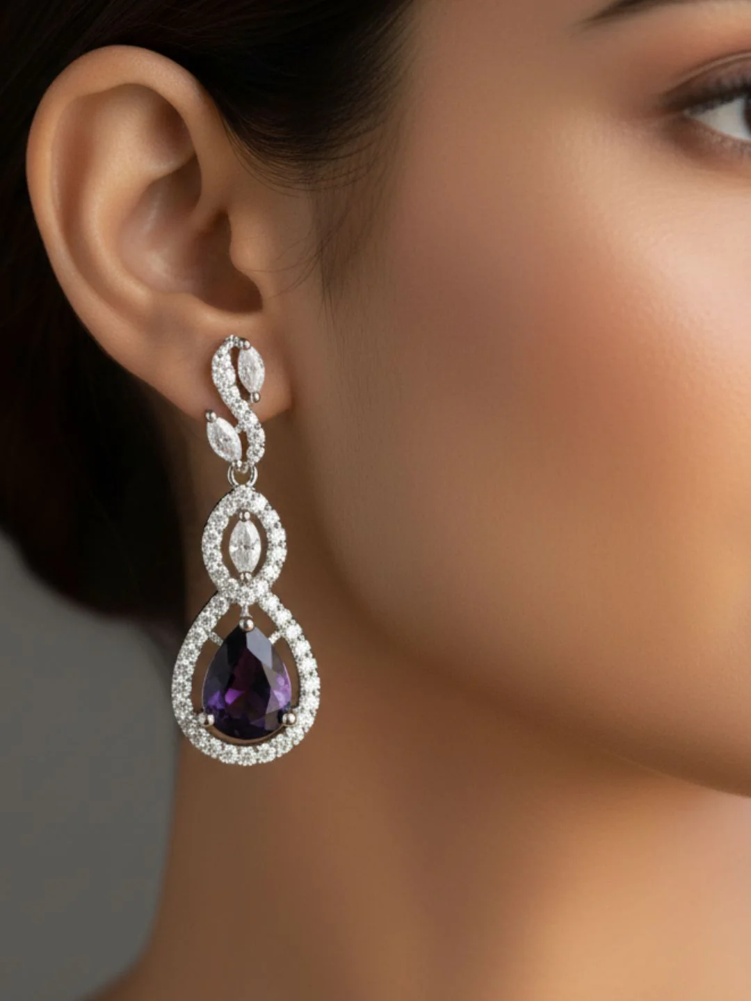 Antaara Diamond Necklace with Earings - Image 6