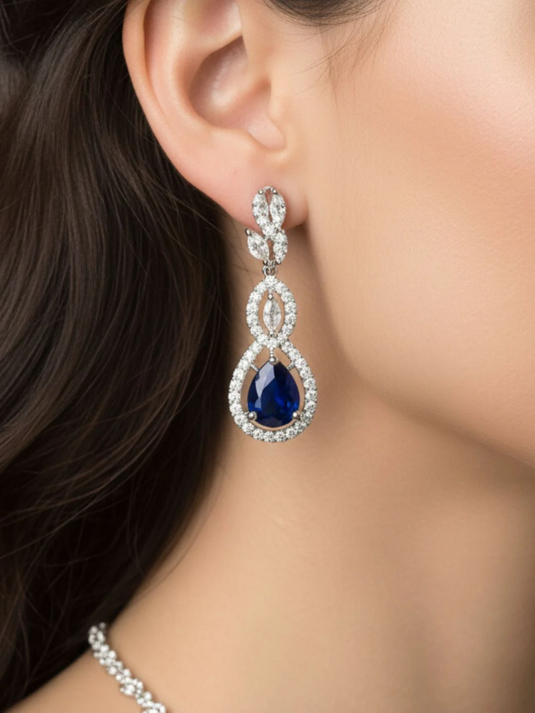 Antaara Diamond Necklace with Earings - Image 3
