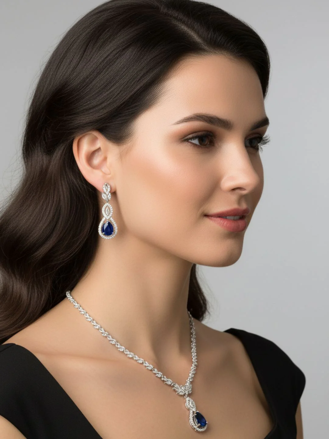 Antaara Diamond Necklace with Earings - Image 7