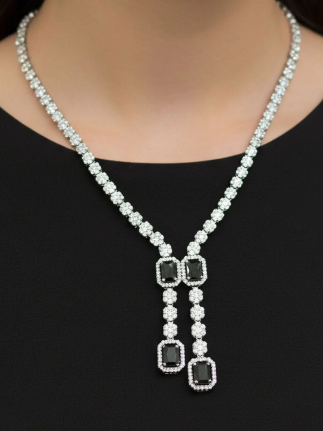 Antaara Diamond Necklace with Earings - Image 3