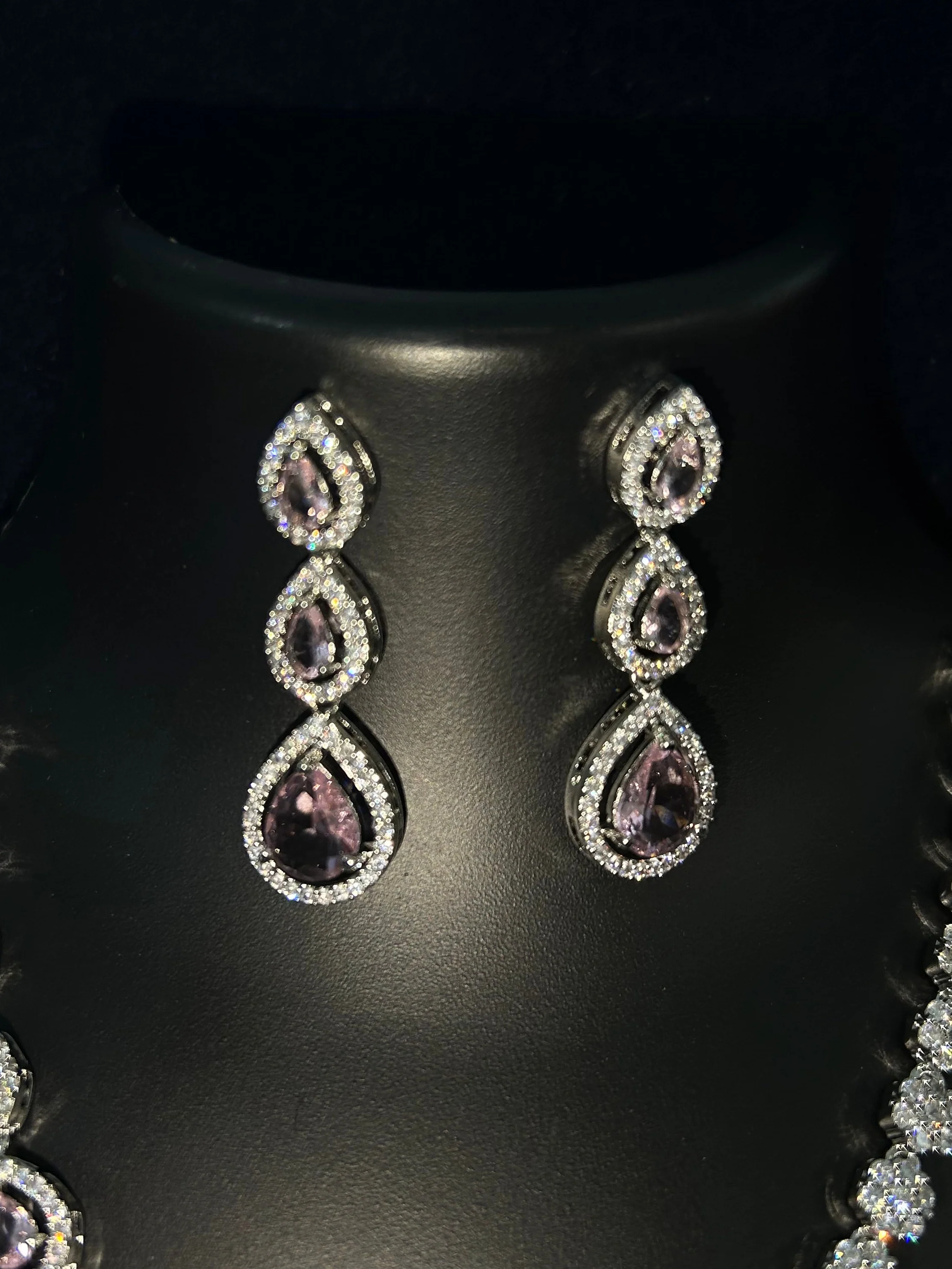 Antaara Diamond Necklace with Earings - Image 7