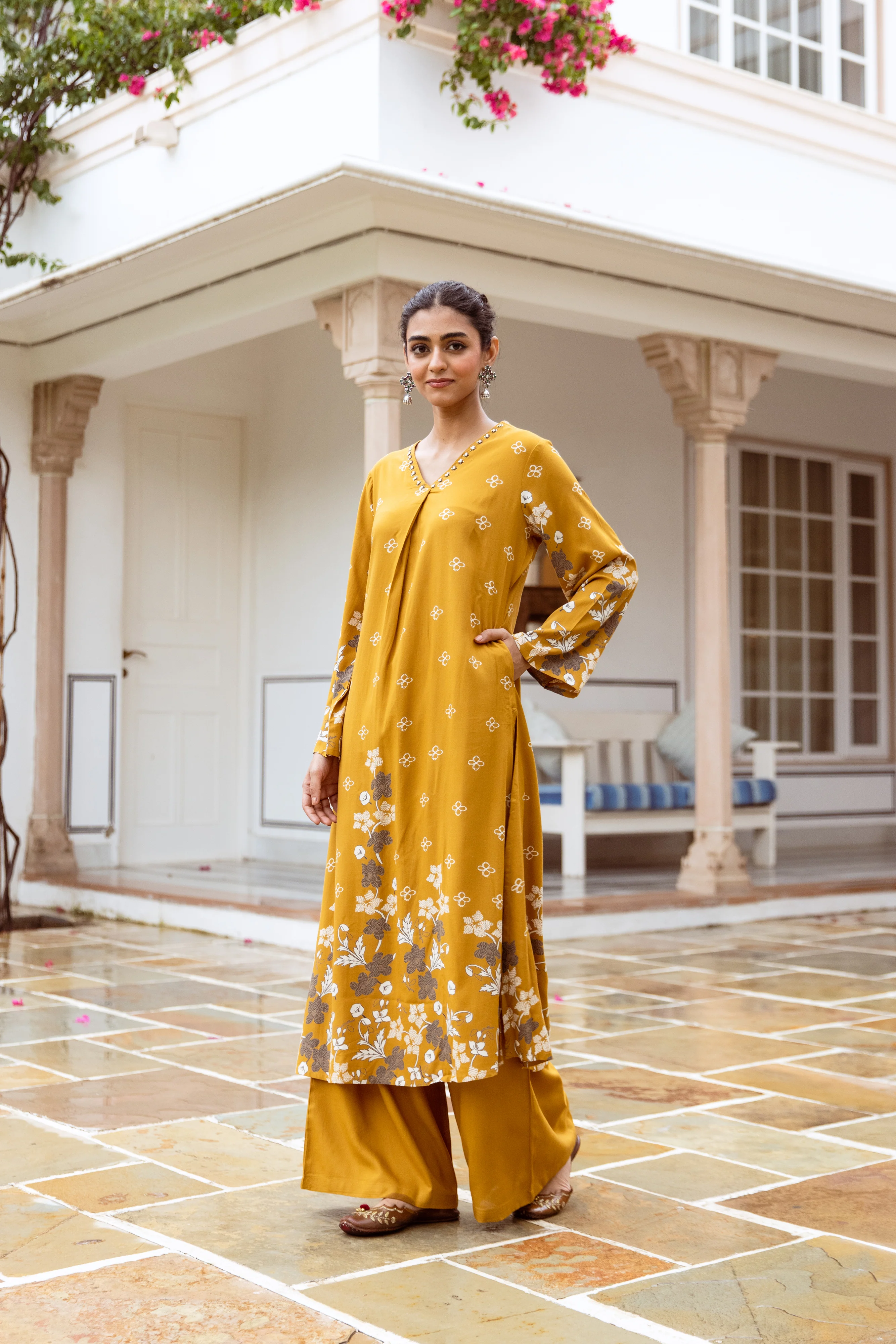 Shimoni Amber Printed Kurta Pant Set - Image 4