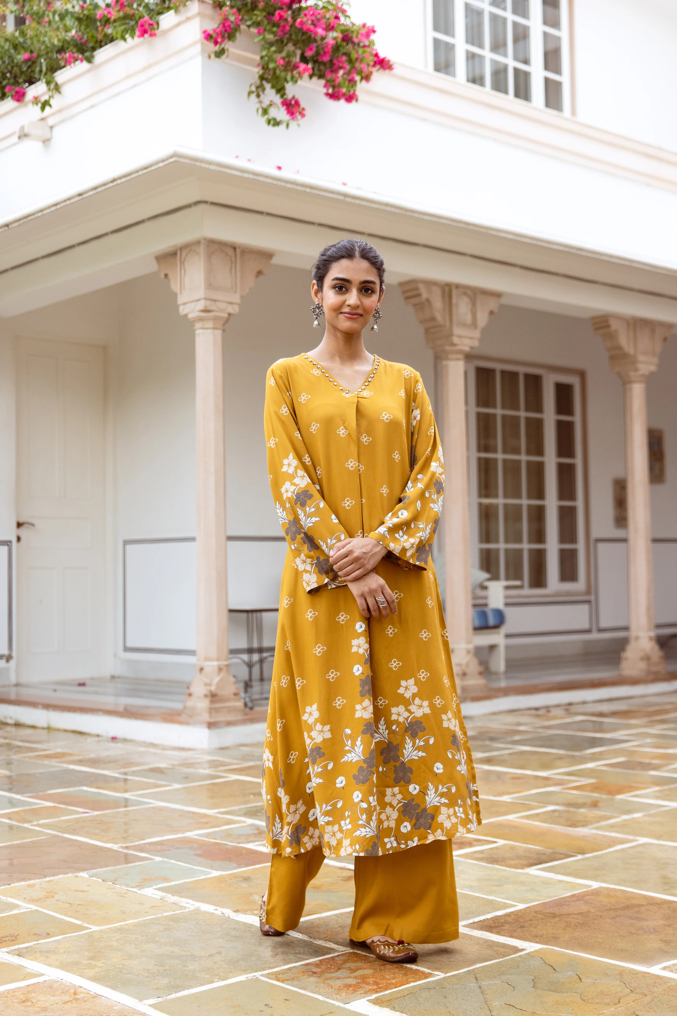 Shimoni Amber Printed Kurta Pant Set - Image 5