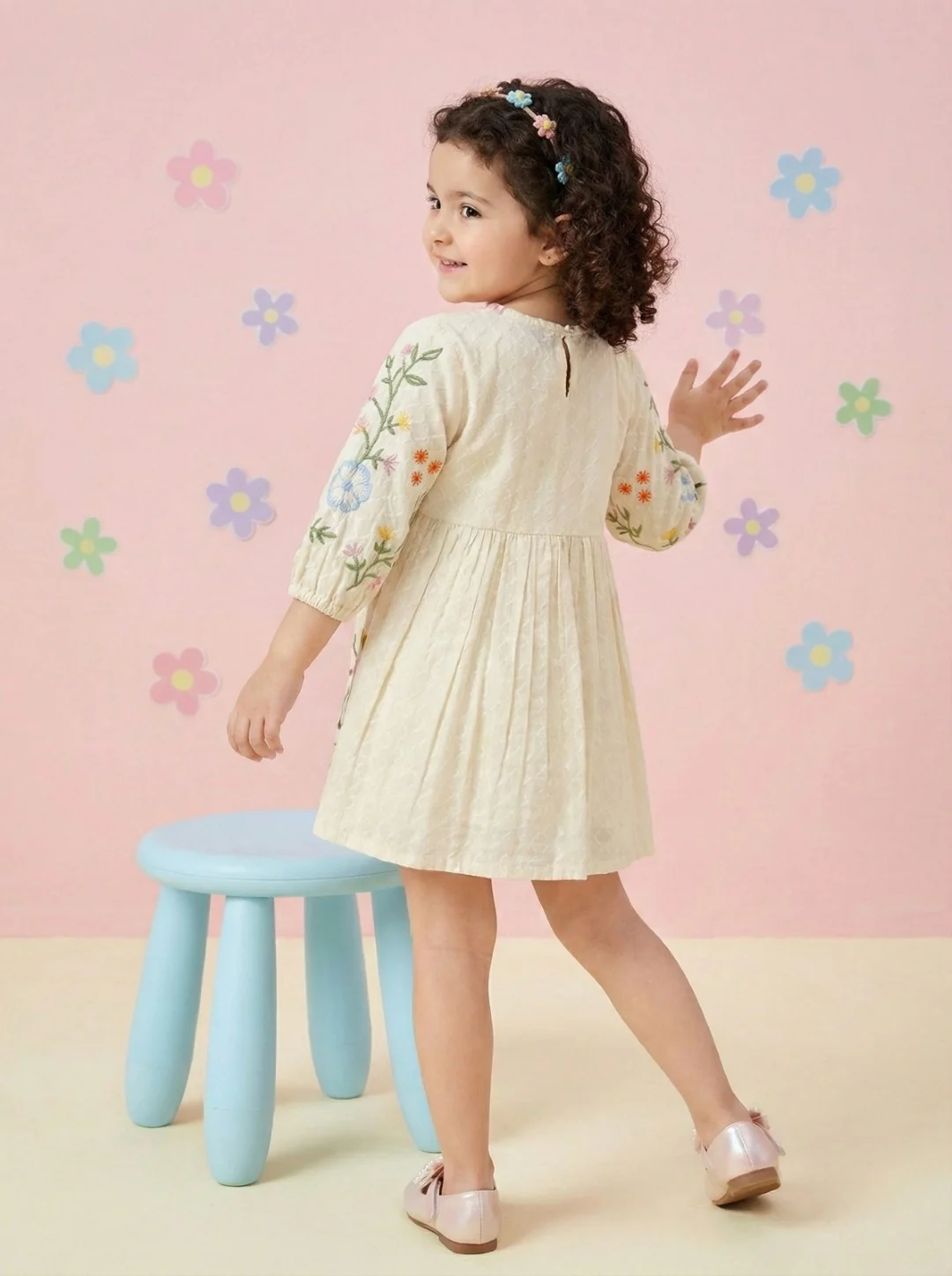 Joy daisy embroidery cotton dress - Image 3