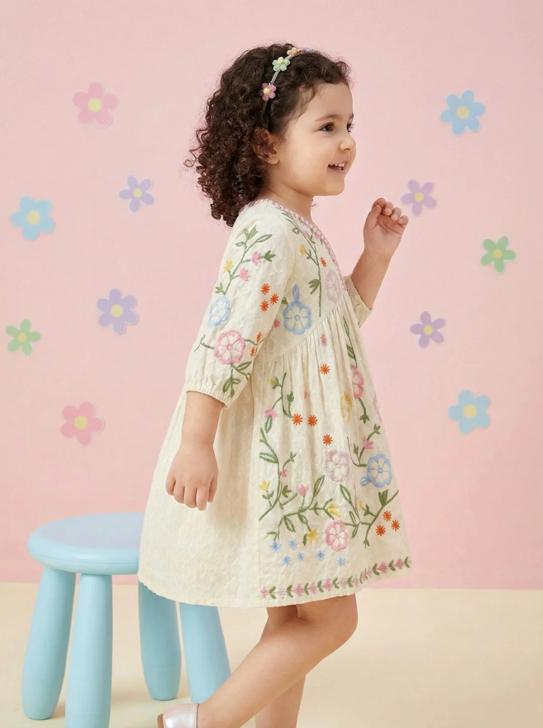 Joy daisy embroidery cotton dress - Image 4