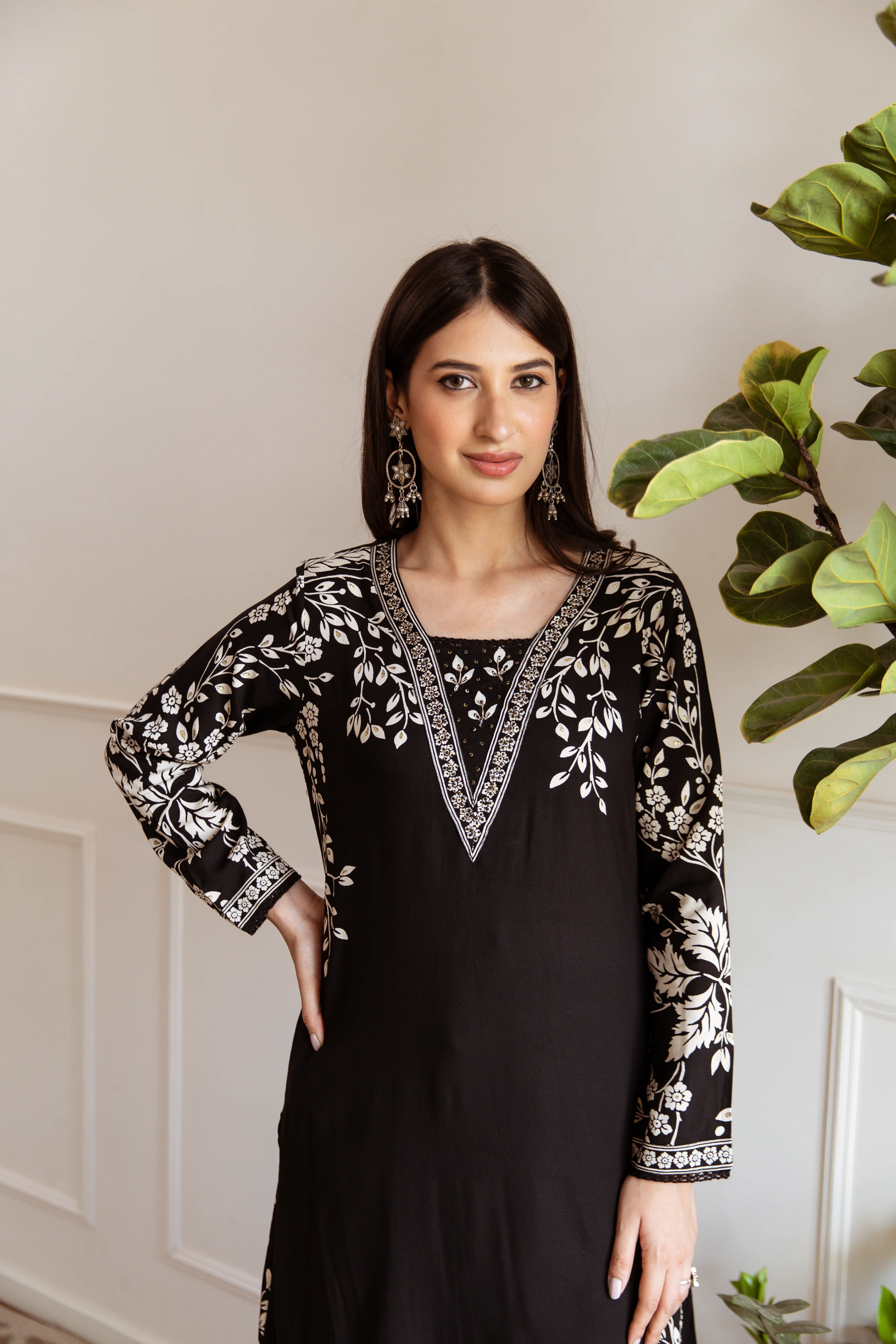Aruna Jade Printed Kurta Pant Set - Image 2