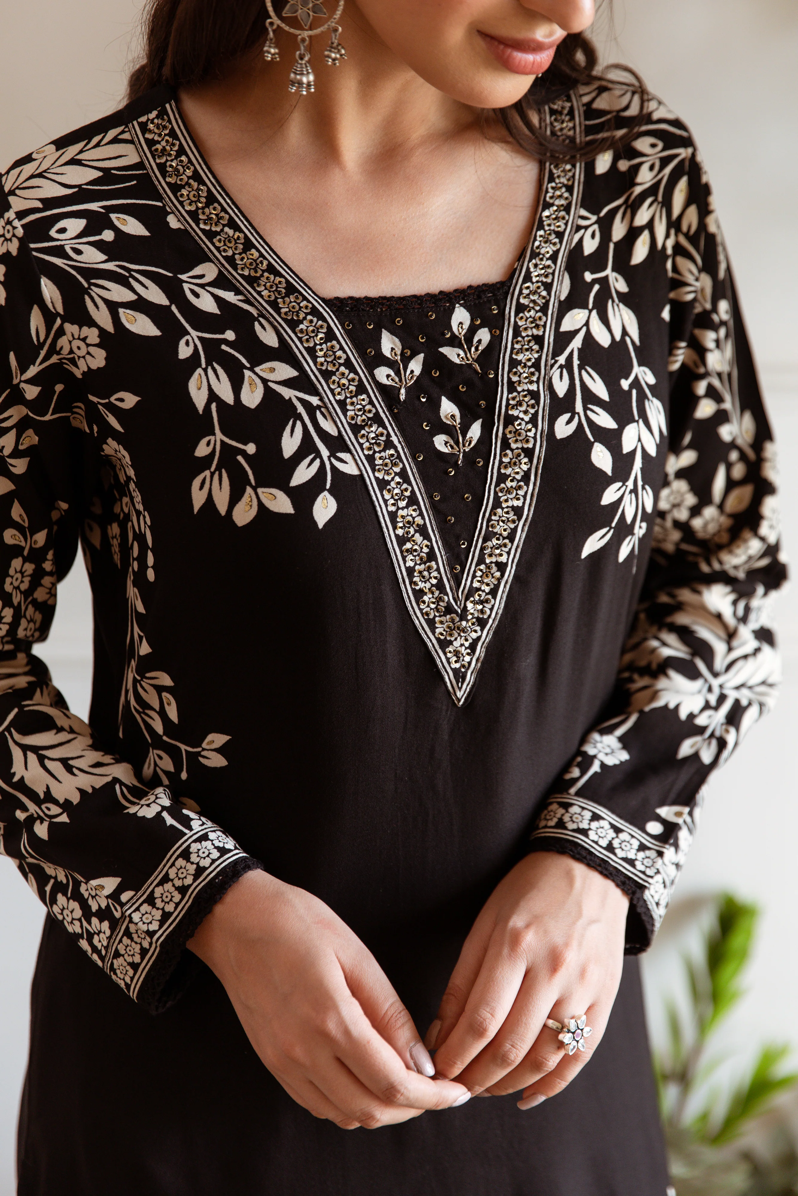 Aruna Jade Printed Kurta Pant Set - Image 4