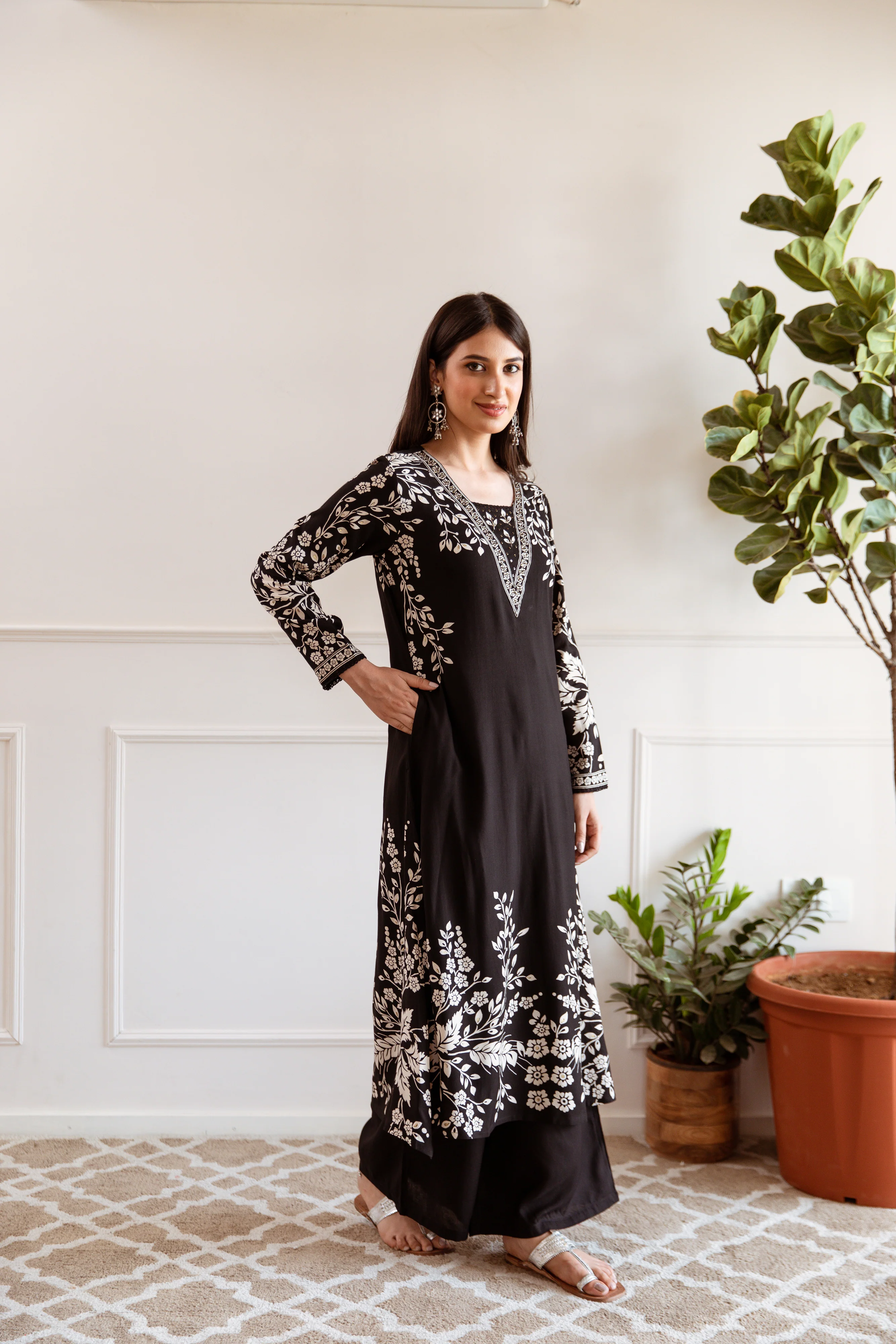 Aruna Jade Printed Kurta Pant Set - Image 5