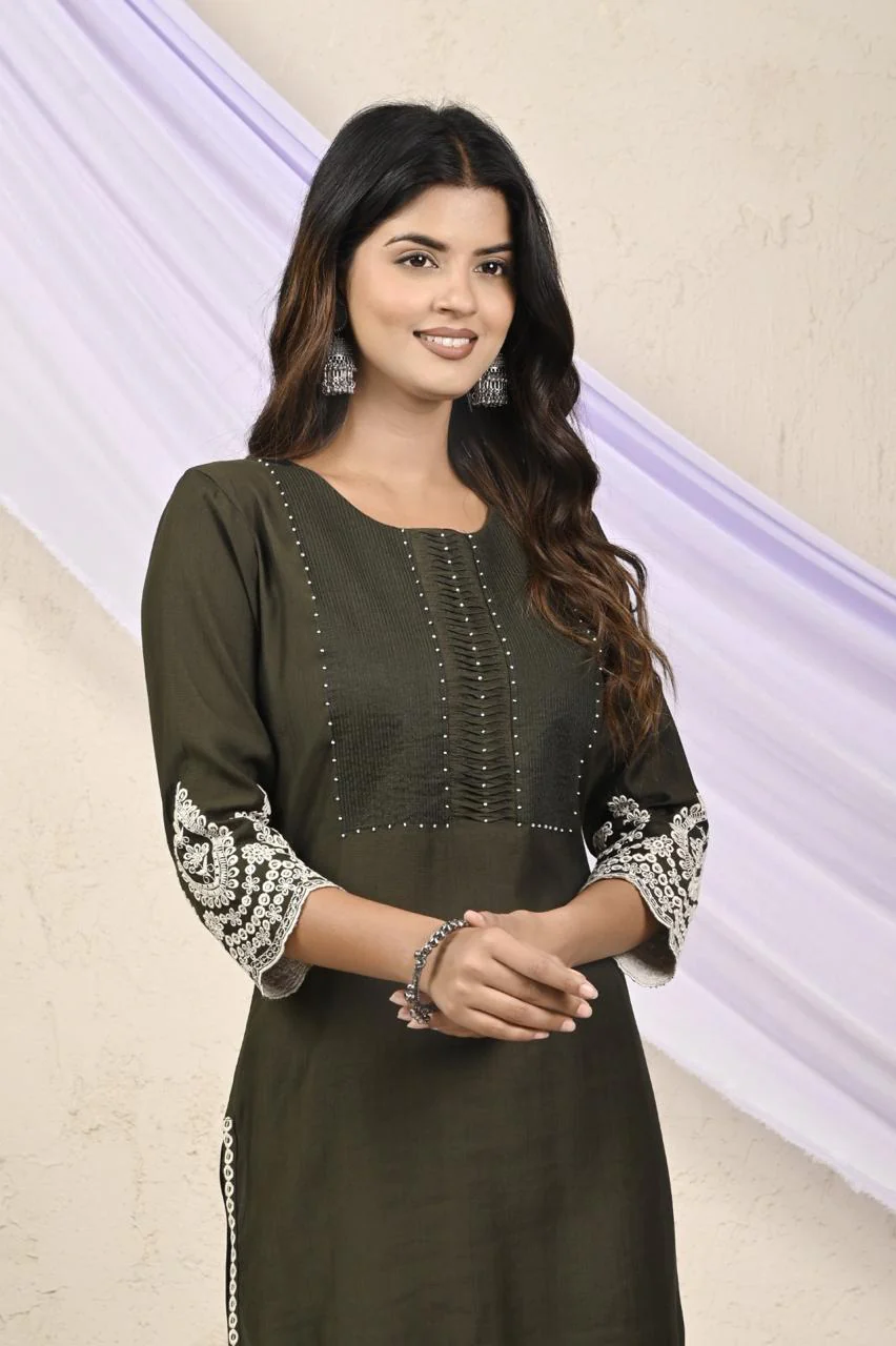 Layla Moss Embroidered Kurti - Image 2