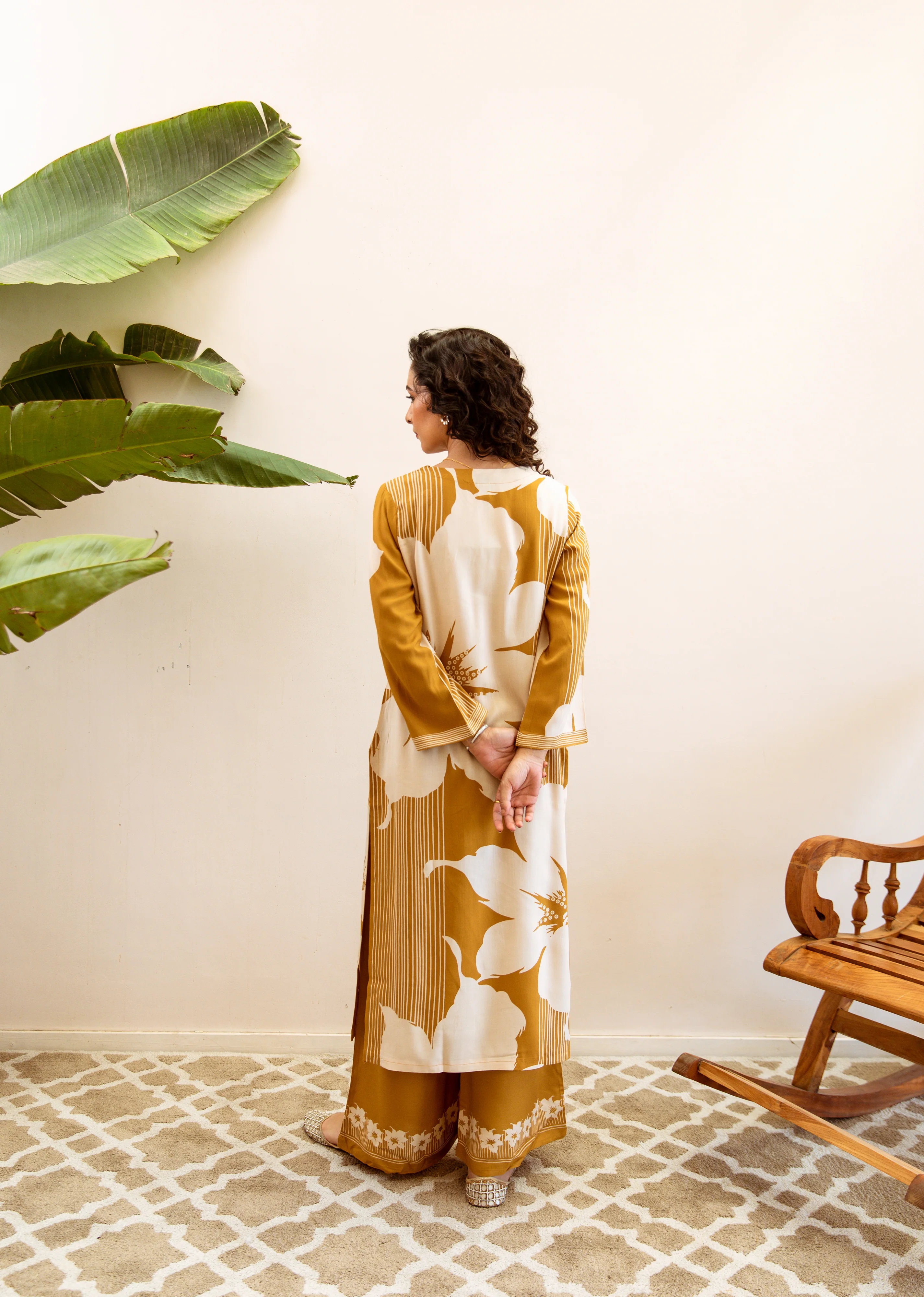 Prapti Amber Printed Kurta Pant Set - Image 4