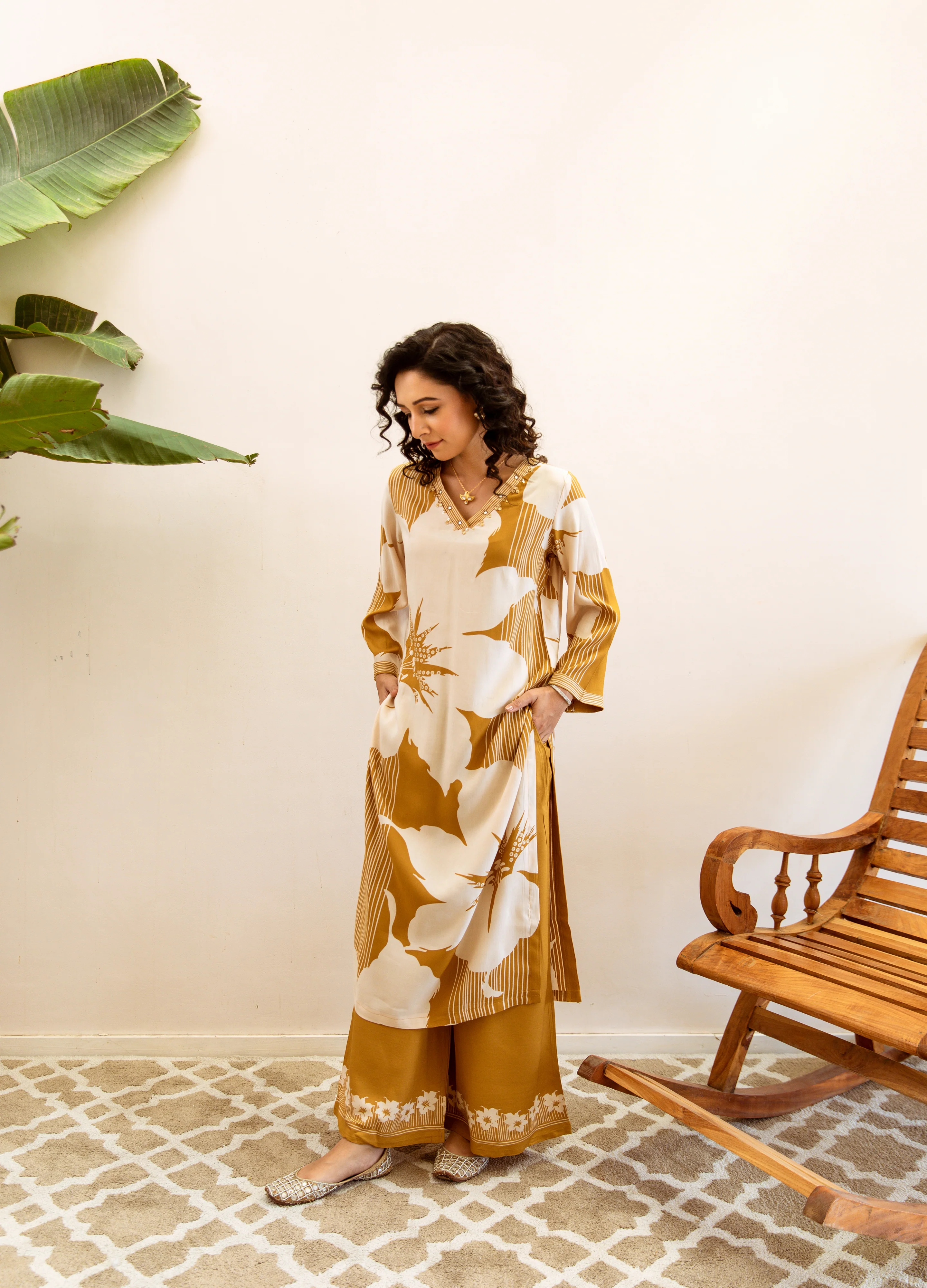 Prapti Amber Printed Kurta Pant Set - Image 5