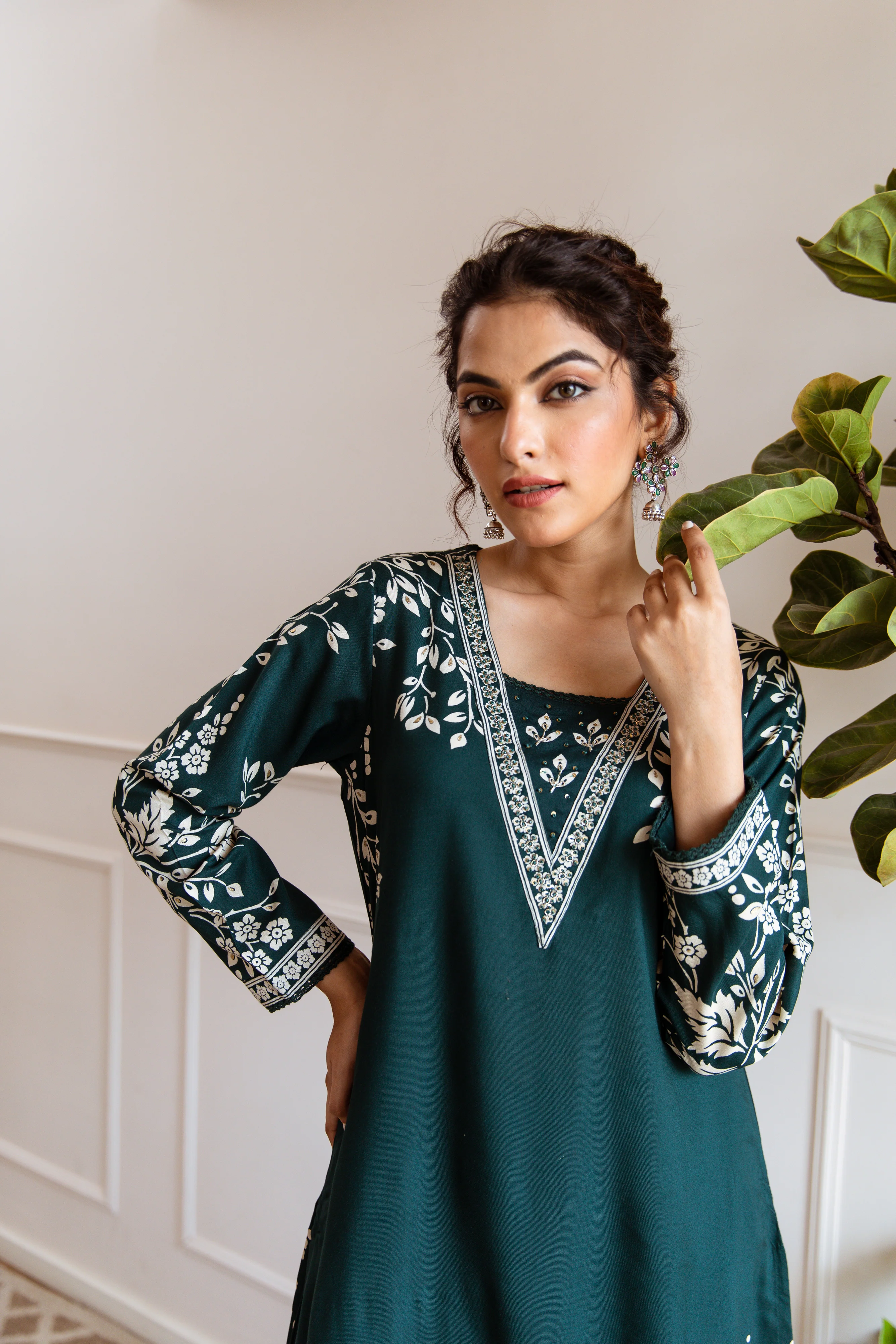 Aruna Shamrock Kurta Pant Set - Image 2
