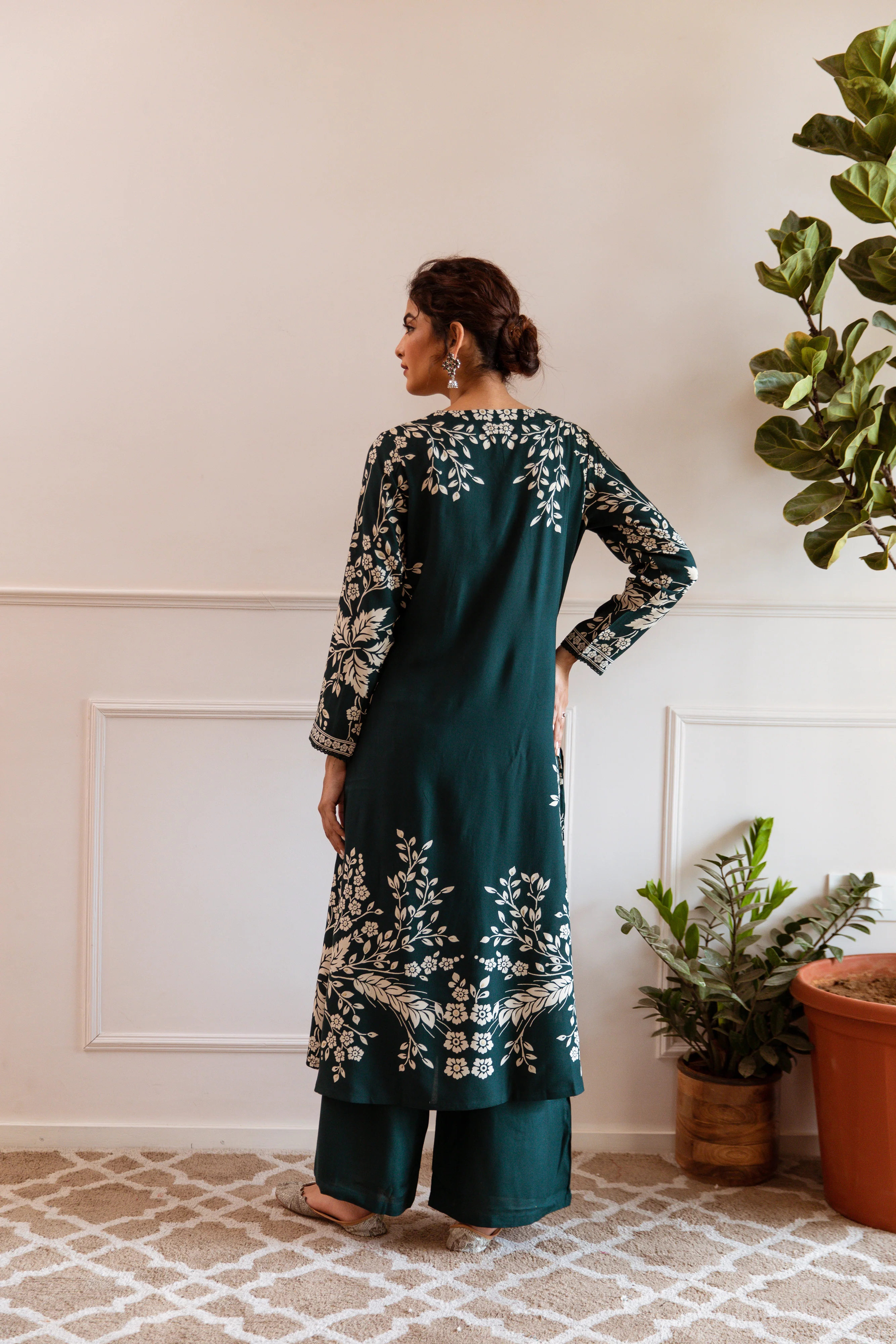 Aruna Shamrock Kurta Pant Set - Image 3