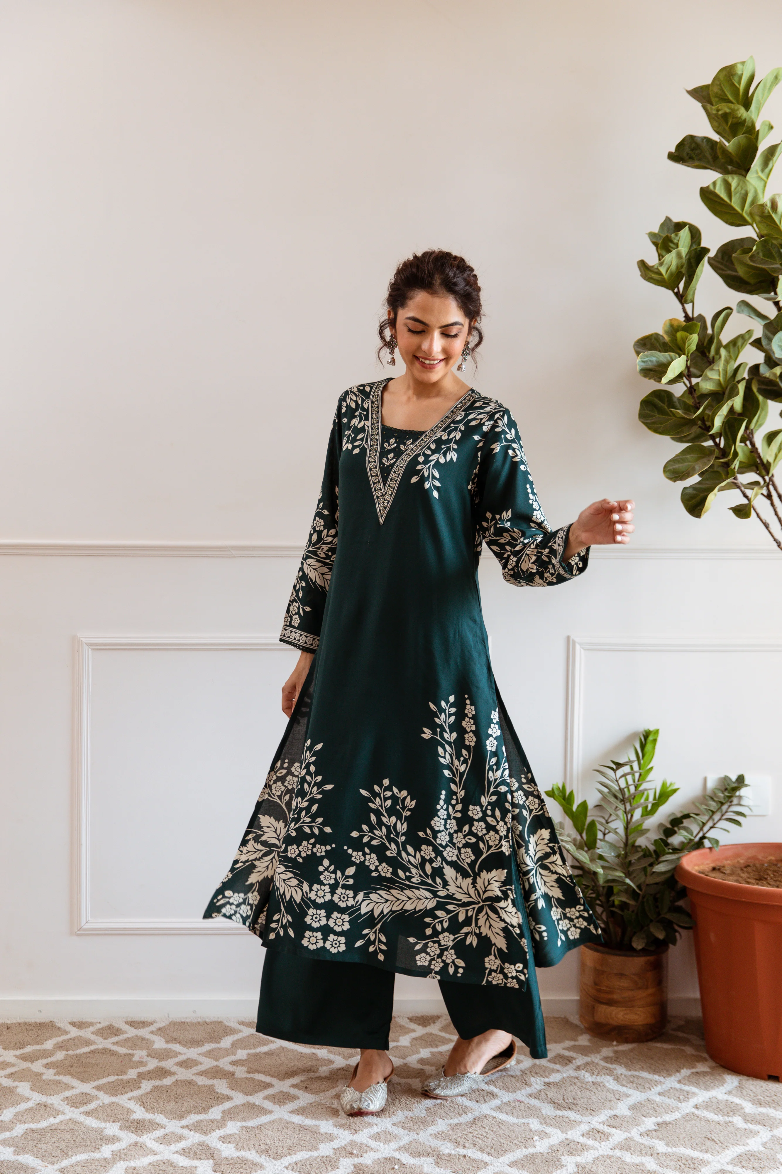 Aruna Shamrock Kurta Pant Set - Image 5