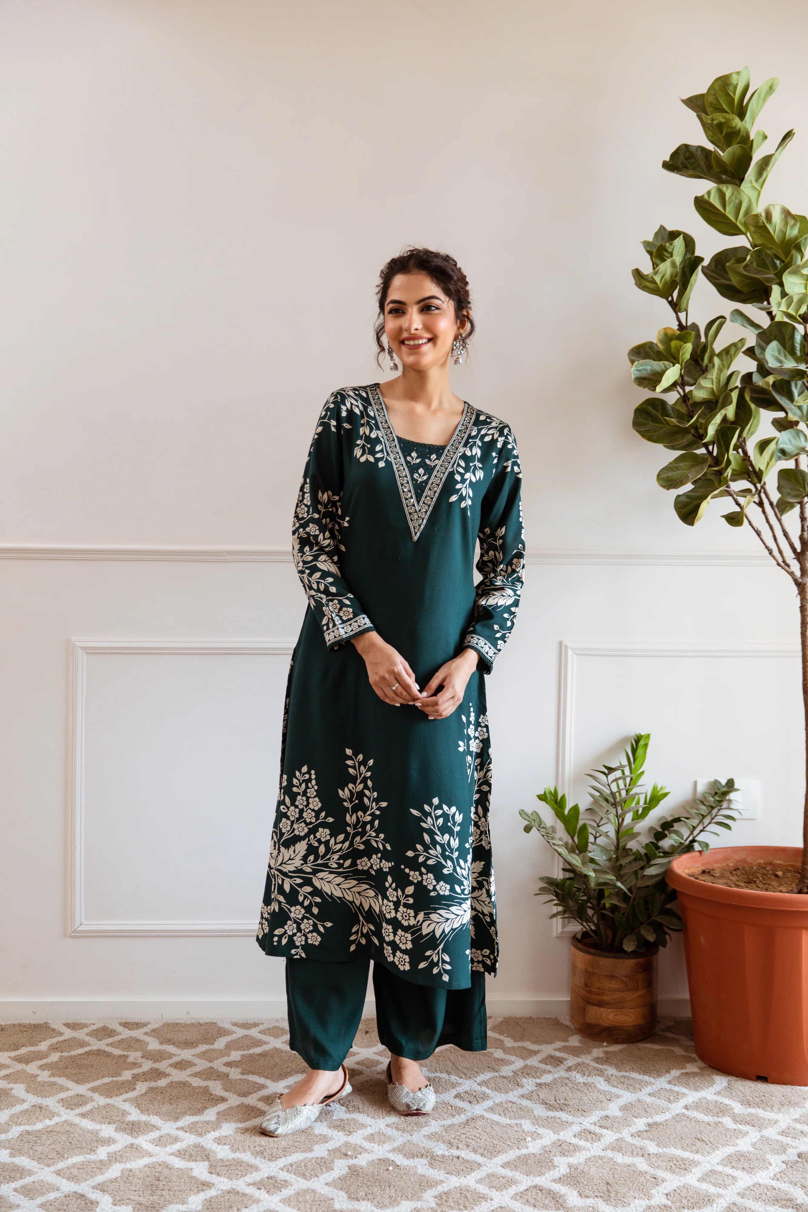 Aruna Shamrock Kurta Pant Set - Image 6