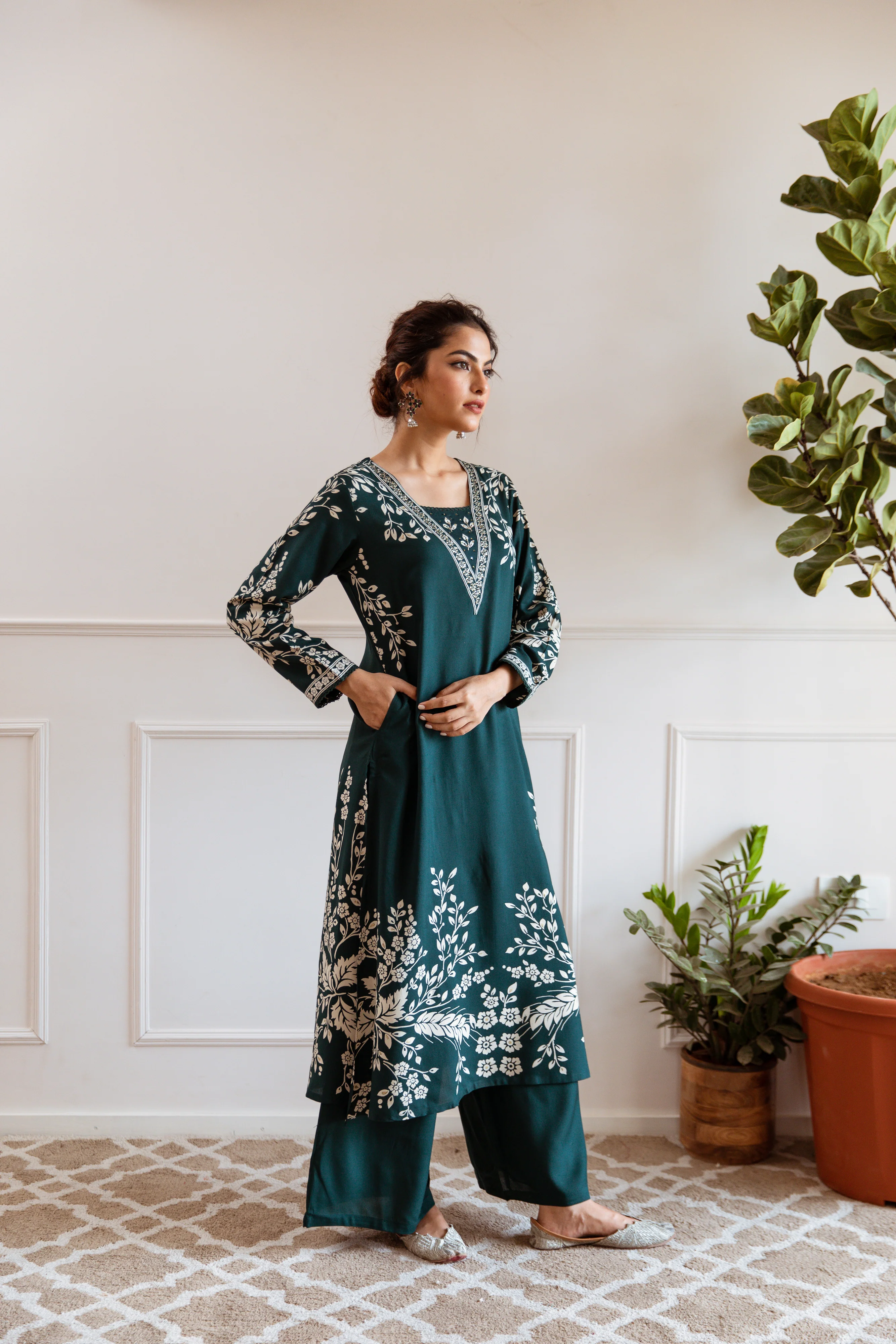 Aruna Shamrock Kurta Pant Set - Image 8