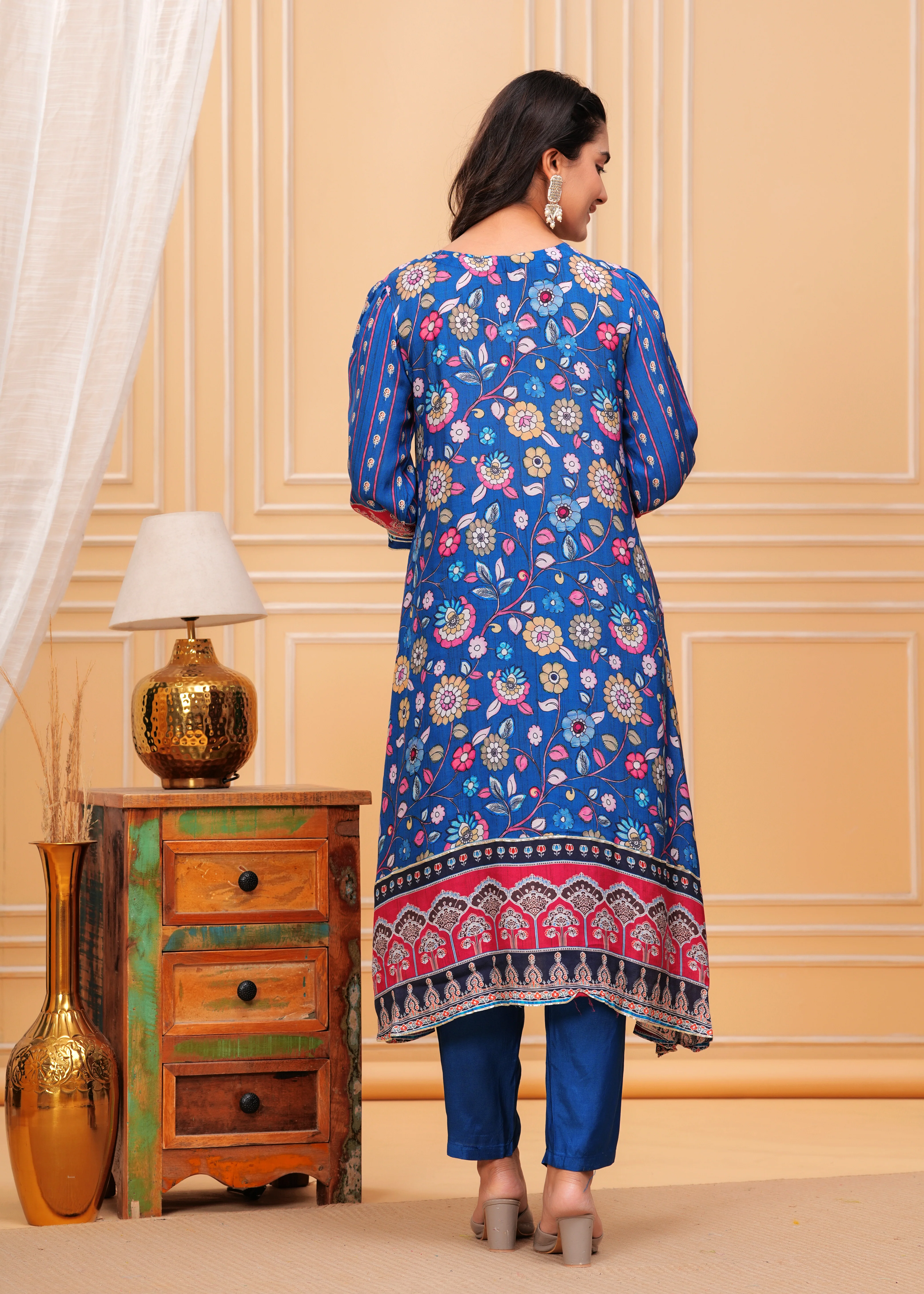 Maurya Cobalt Premium Muslin Kurta Set - Image 4