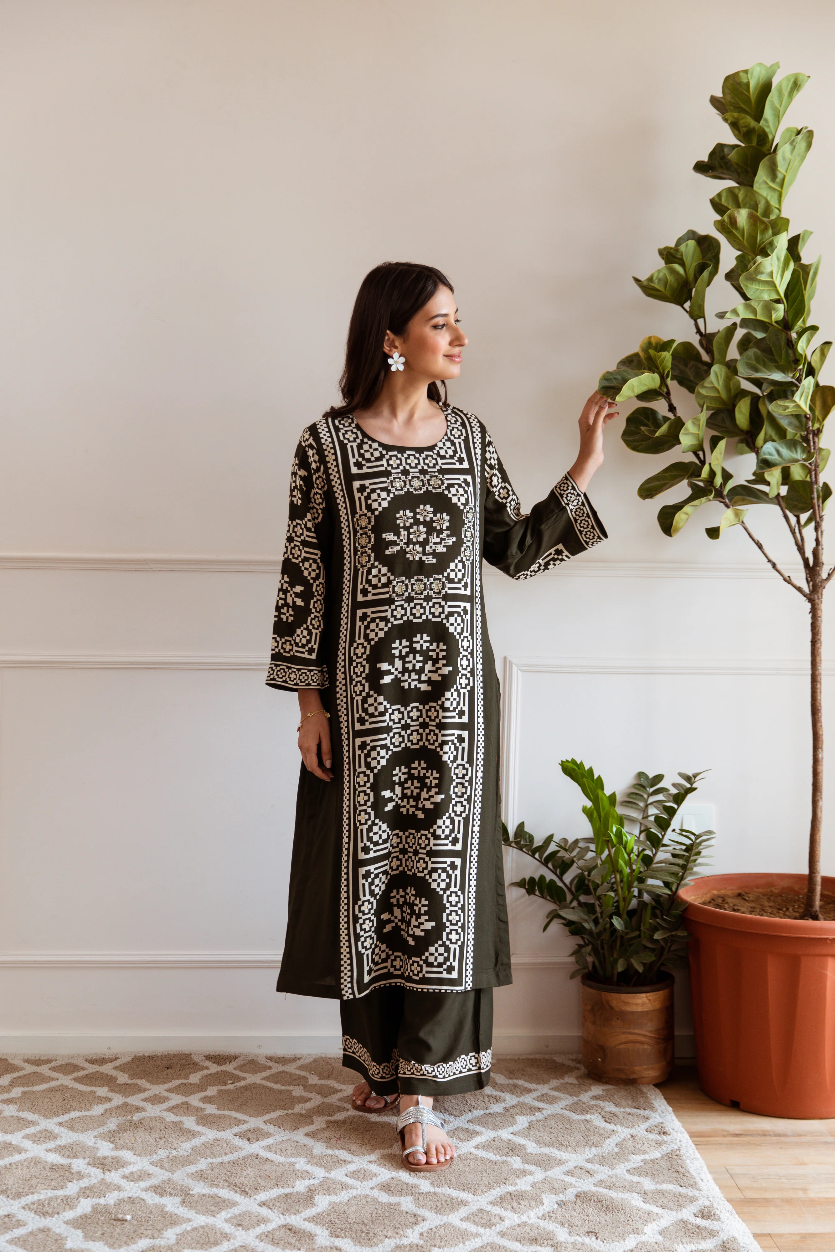 Shimoni Forest Printed Kurta Pant Set - Image 6