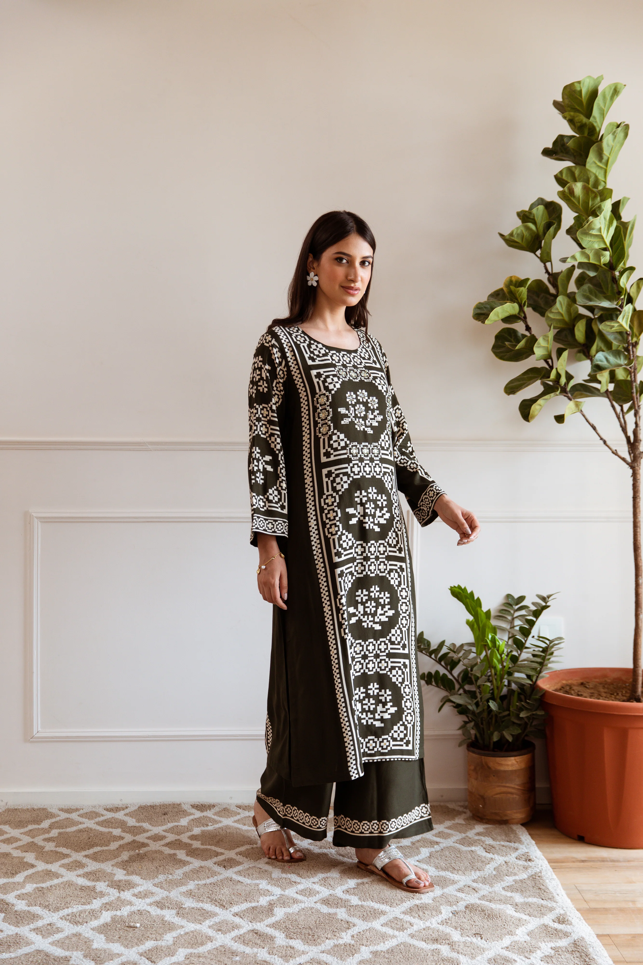 Shimoni Forest Printed Kurta Pant Set - Image 7
