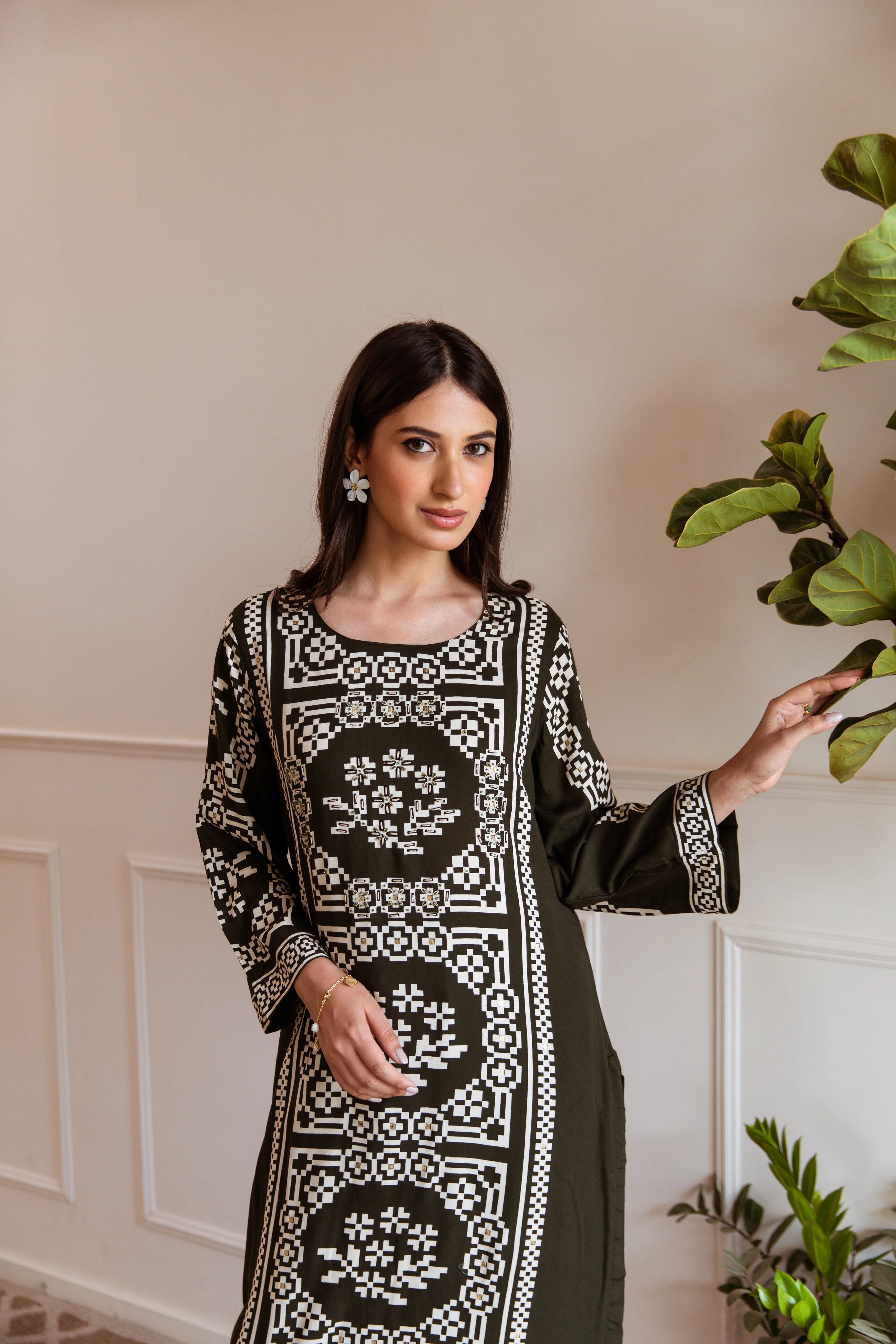 Shimoni Forest Printed Kurta Pant Set - Image 8