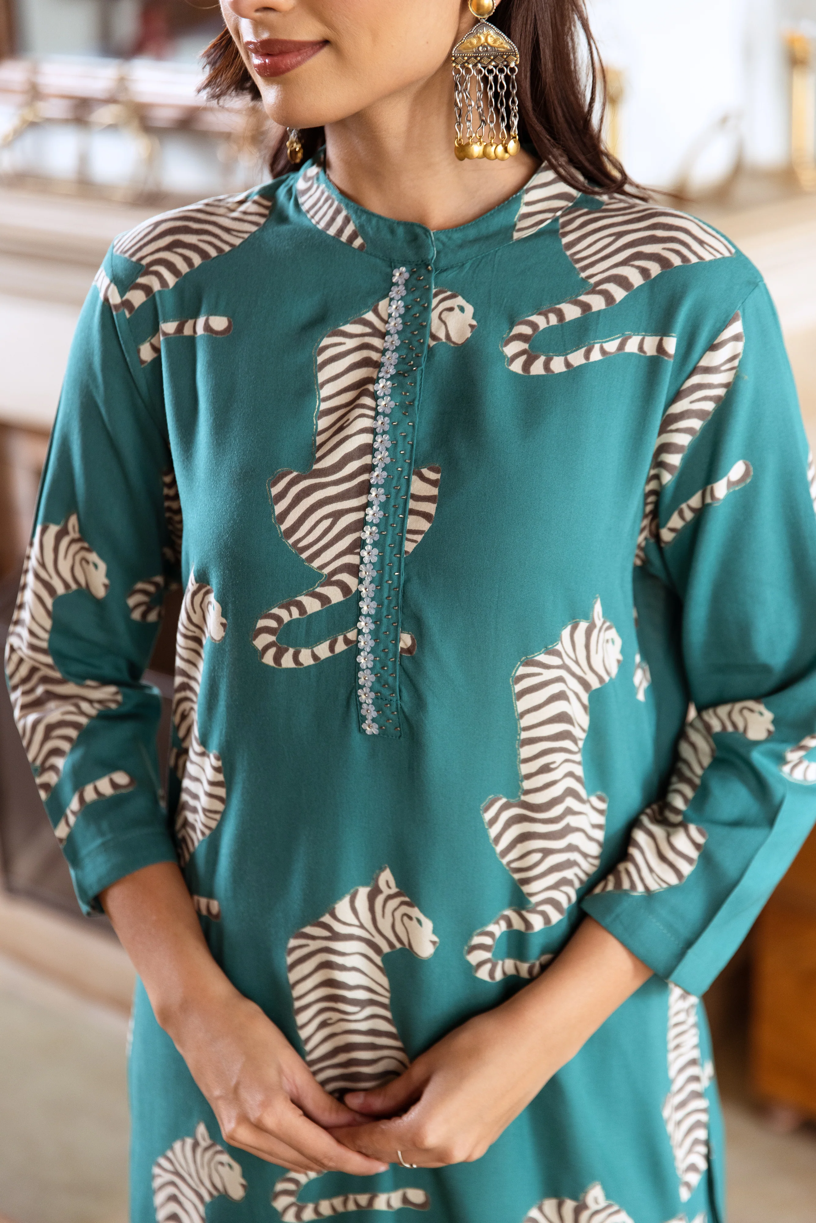 Aruna Lapis Tiger Kurta Pant Set - Image 2