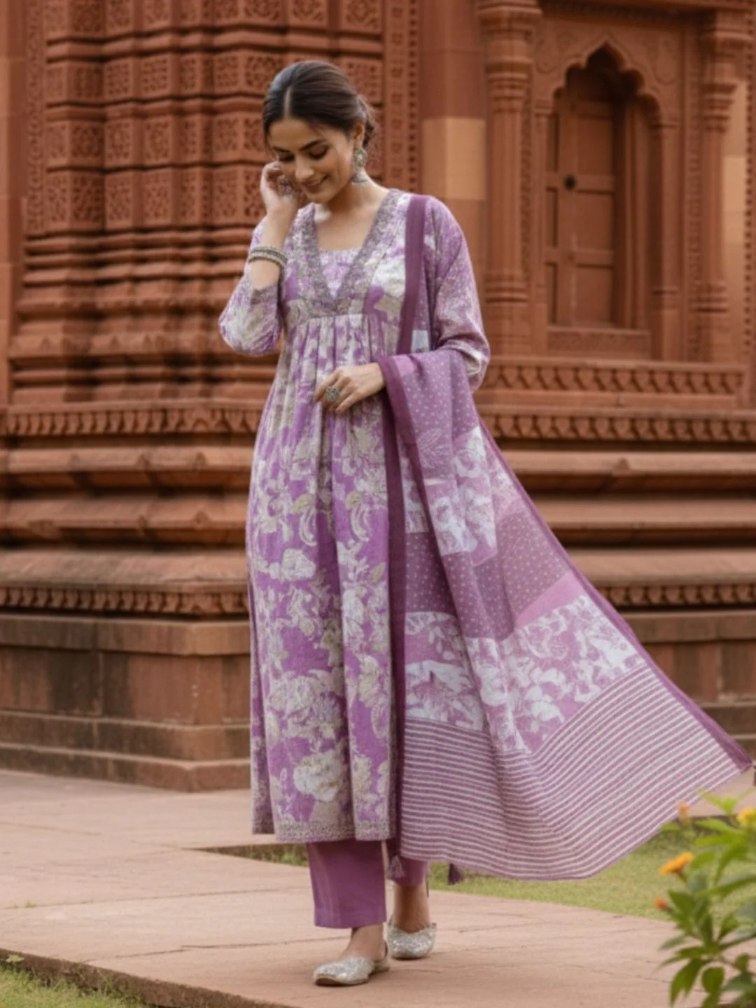 Tejaswi Lilac Floral Suit Set - Image 5